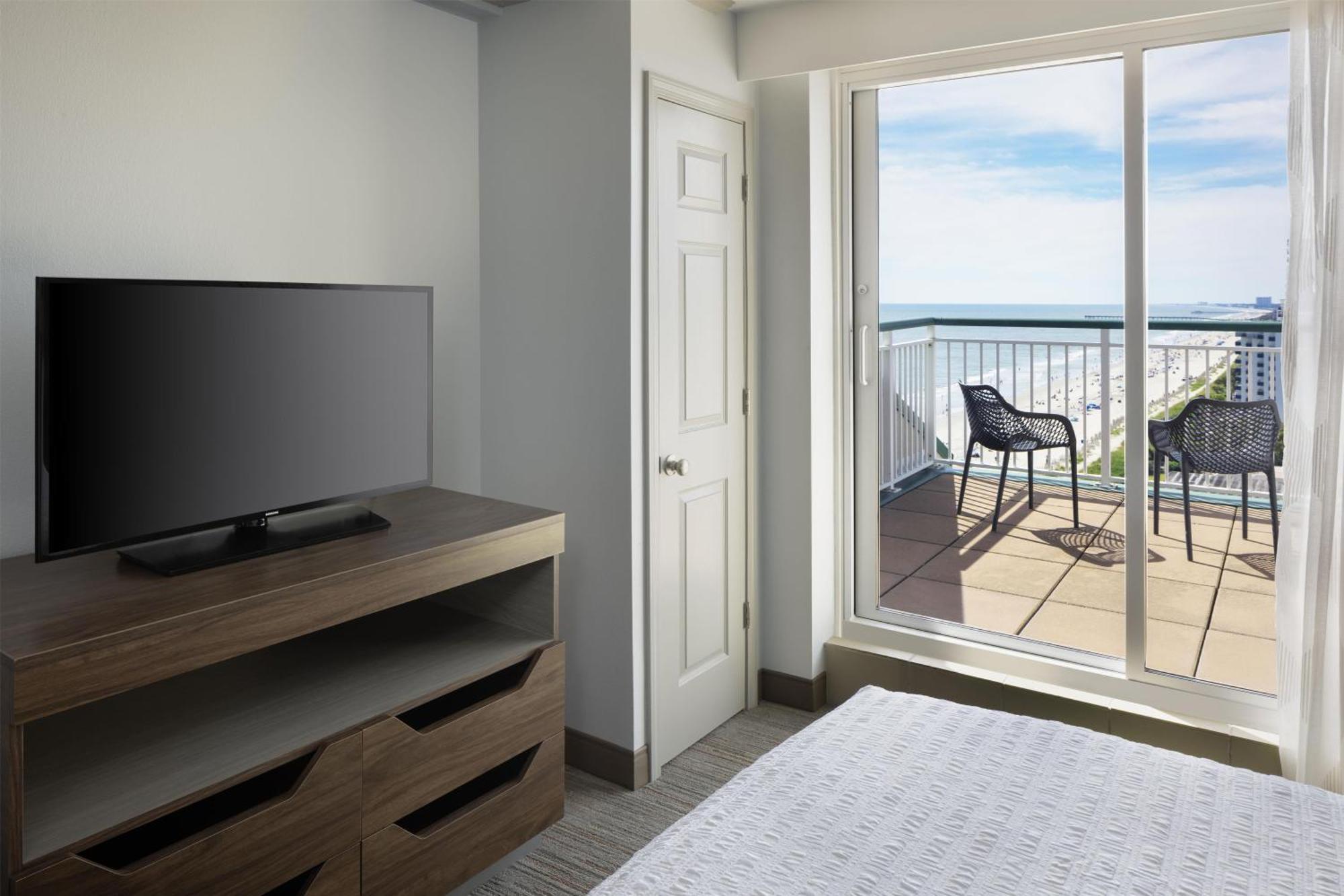1 King or 1 Queen 2 Br or 2 Bath Penthouse Suite,1758313218:JPEG