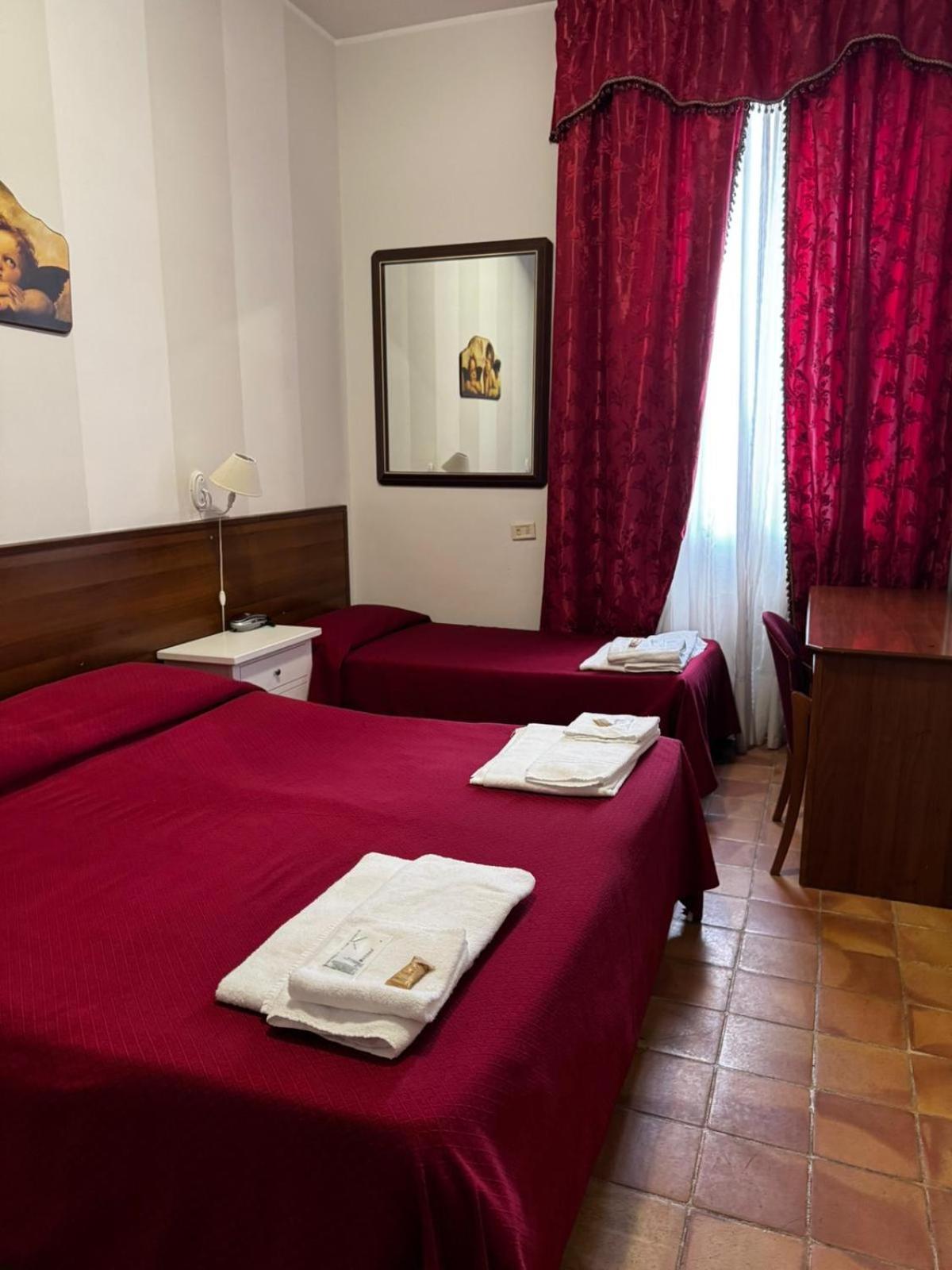 Comfort Triple Room