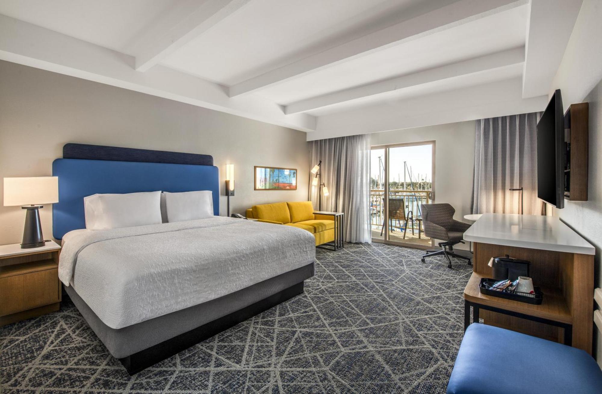 King Room with Sofa Bed Marina View