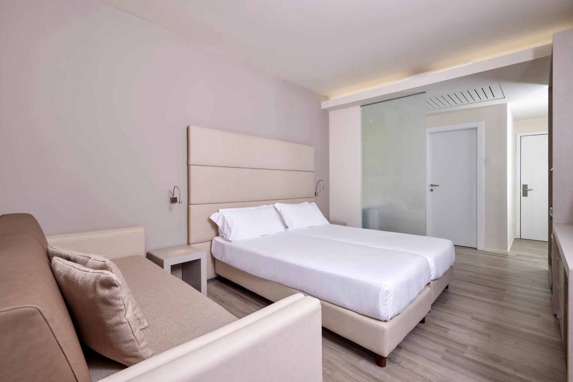 Superior Double Room Balcony Lake View