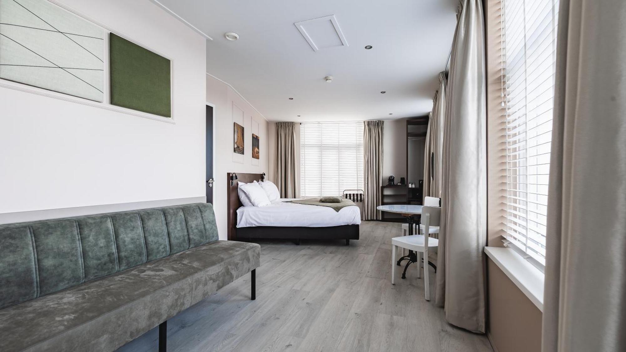 Deluxe Double or Twin Room with Lake View,1758331034:JPEG