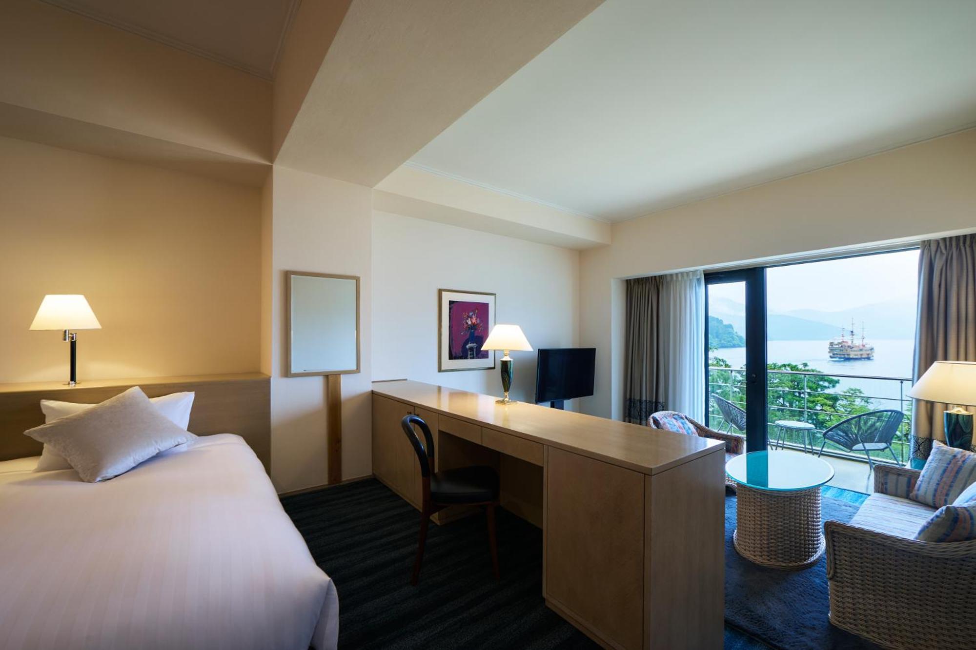 Junior Suite Balcony Lake View