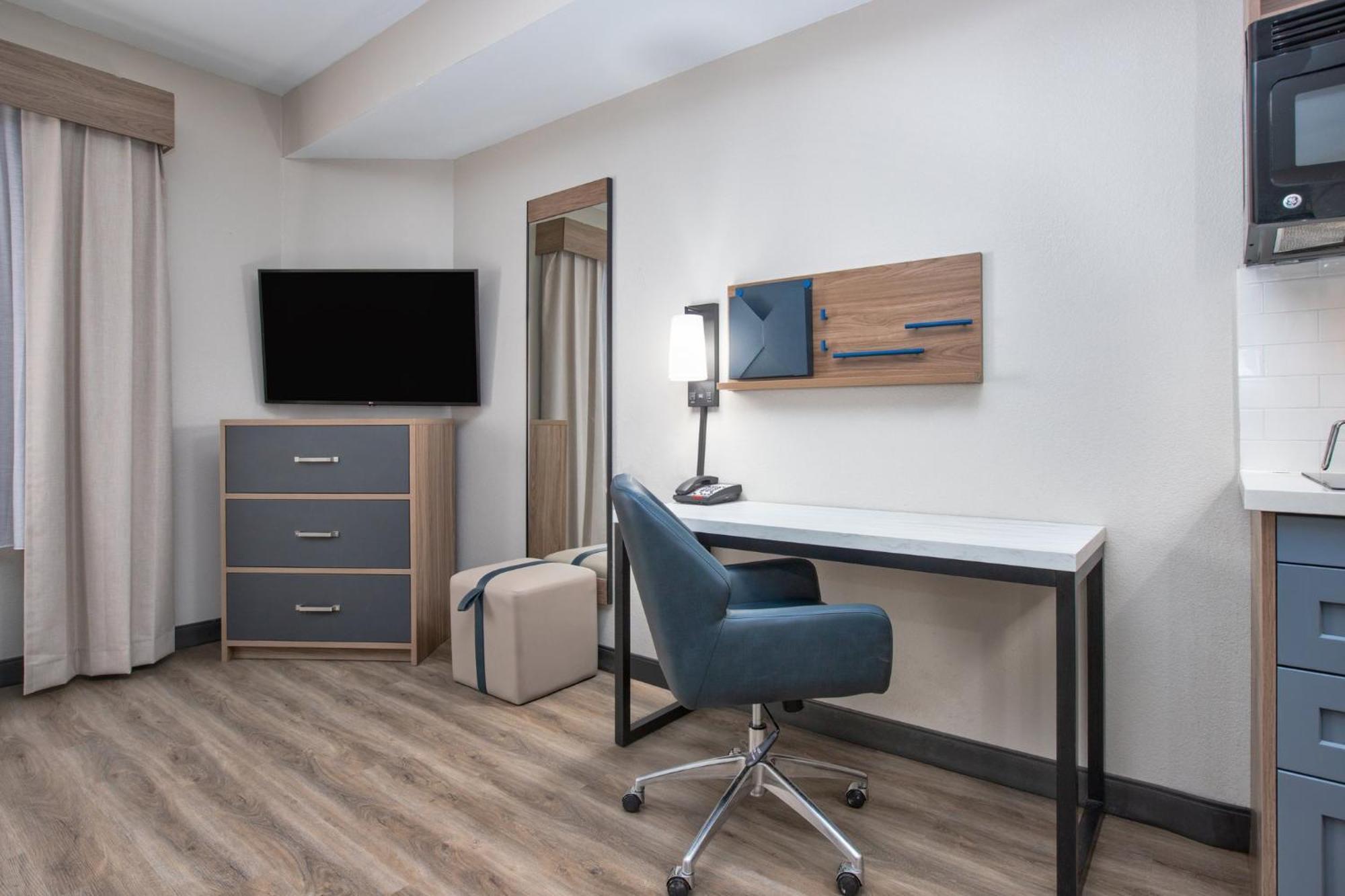 King Studio Suite
