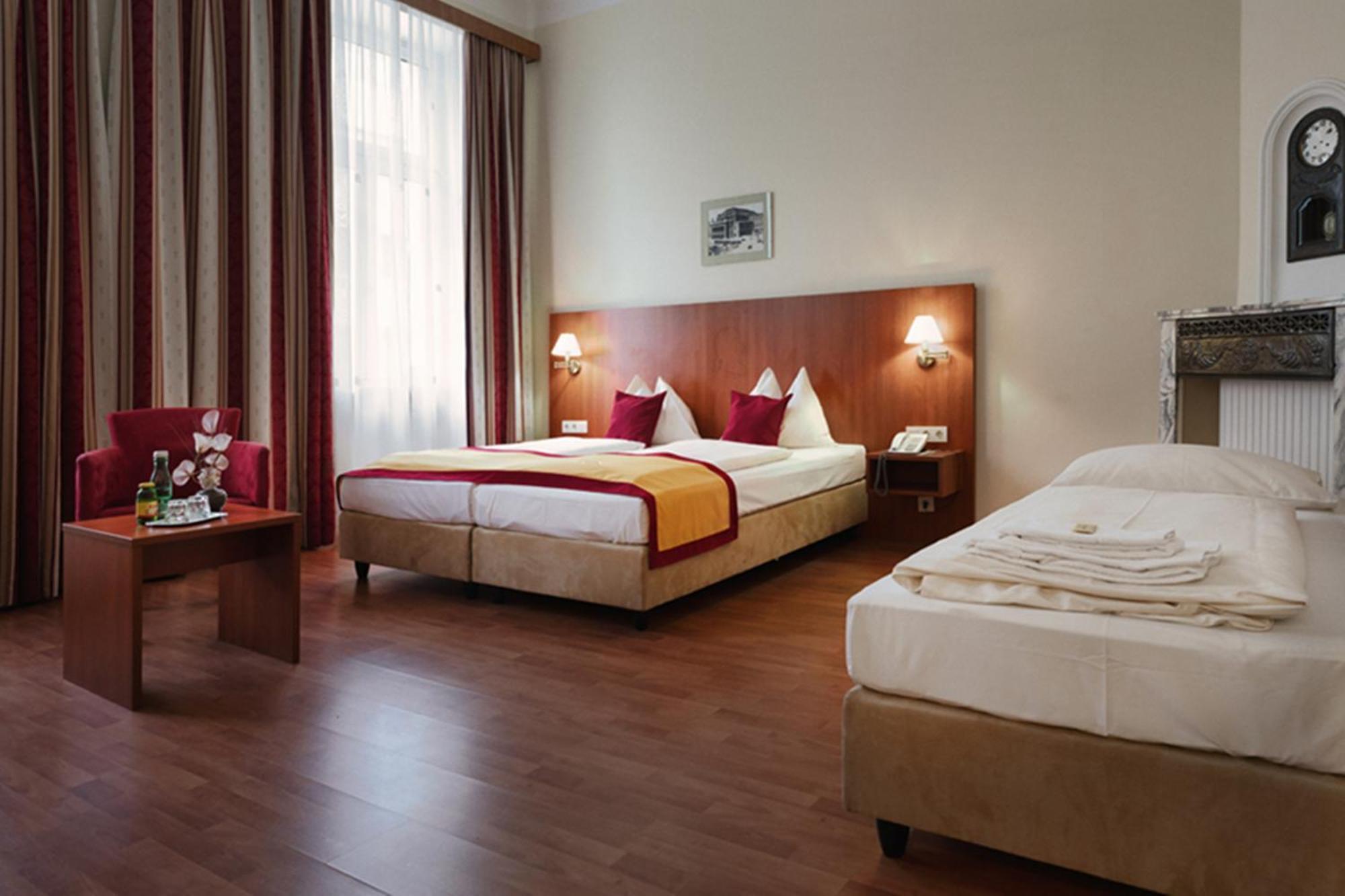 Basic Triple Room,1758335311:JPEG