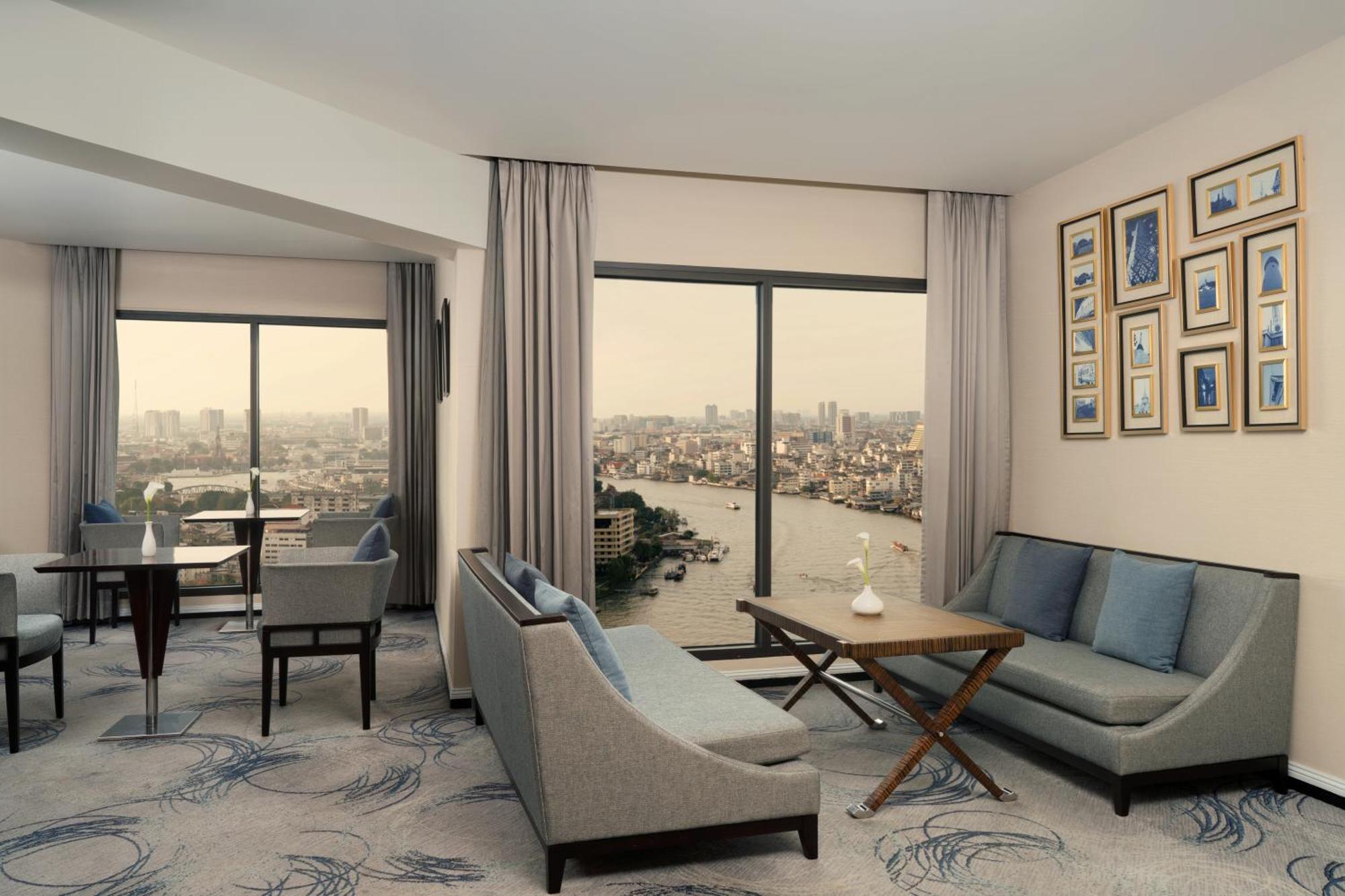 Club Deluxe Club lounge access Guest room 1 King River view