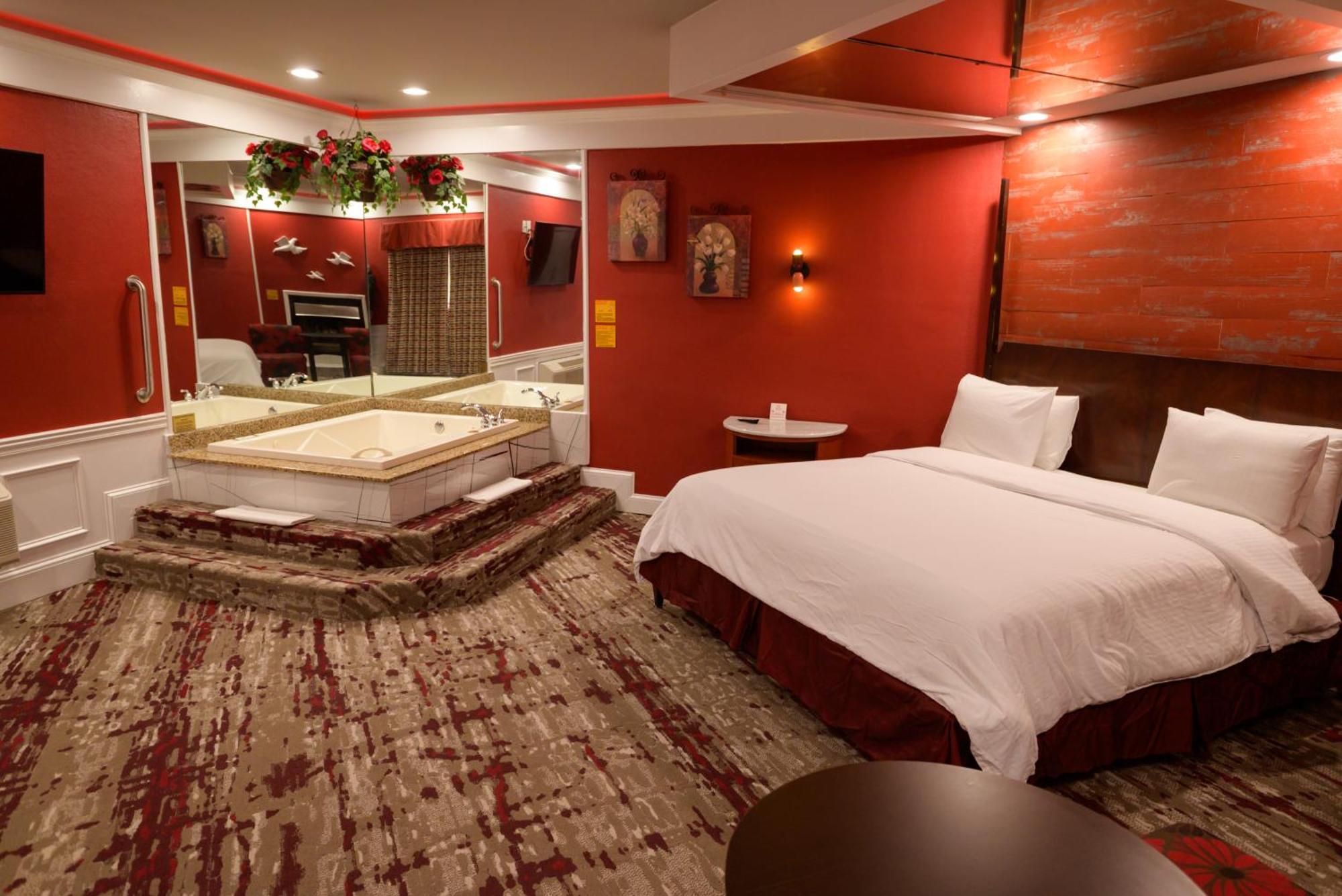 Premium King Suite with Jacuzzi and Fireplace