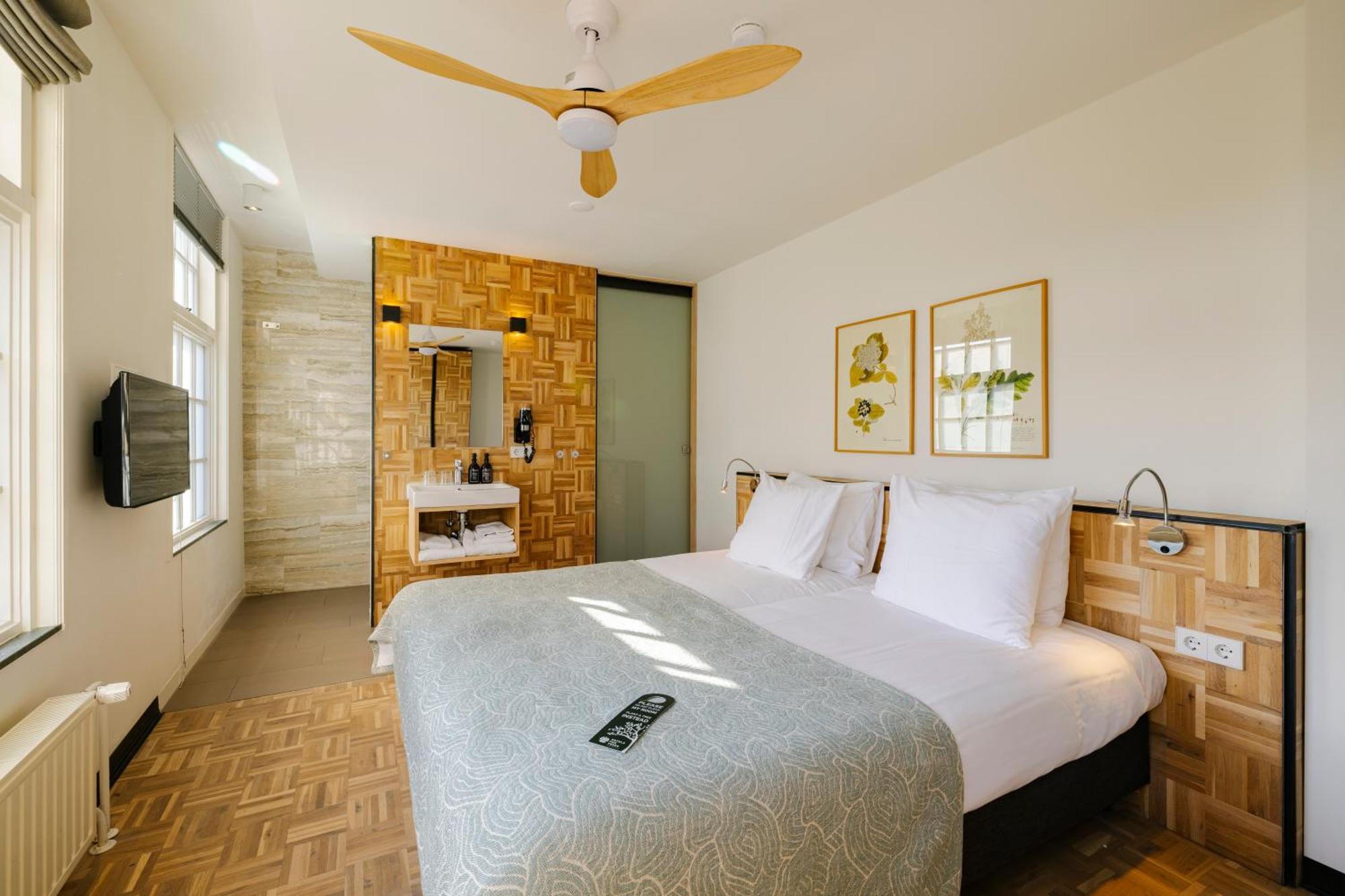 Bleecker Comfort Room