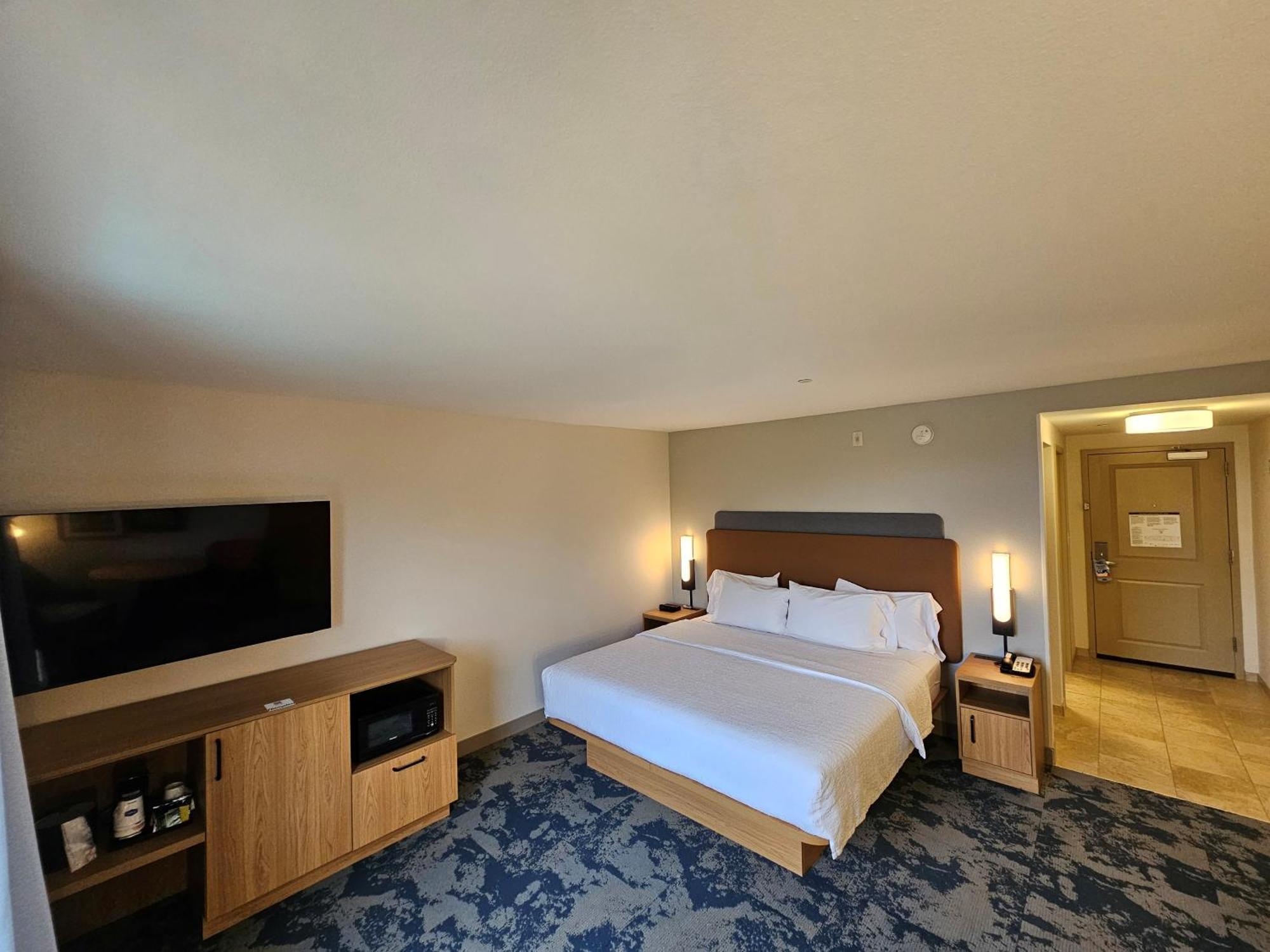 King Room King Bed Non-Smoking