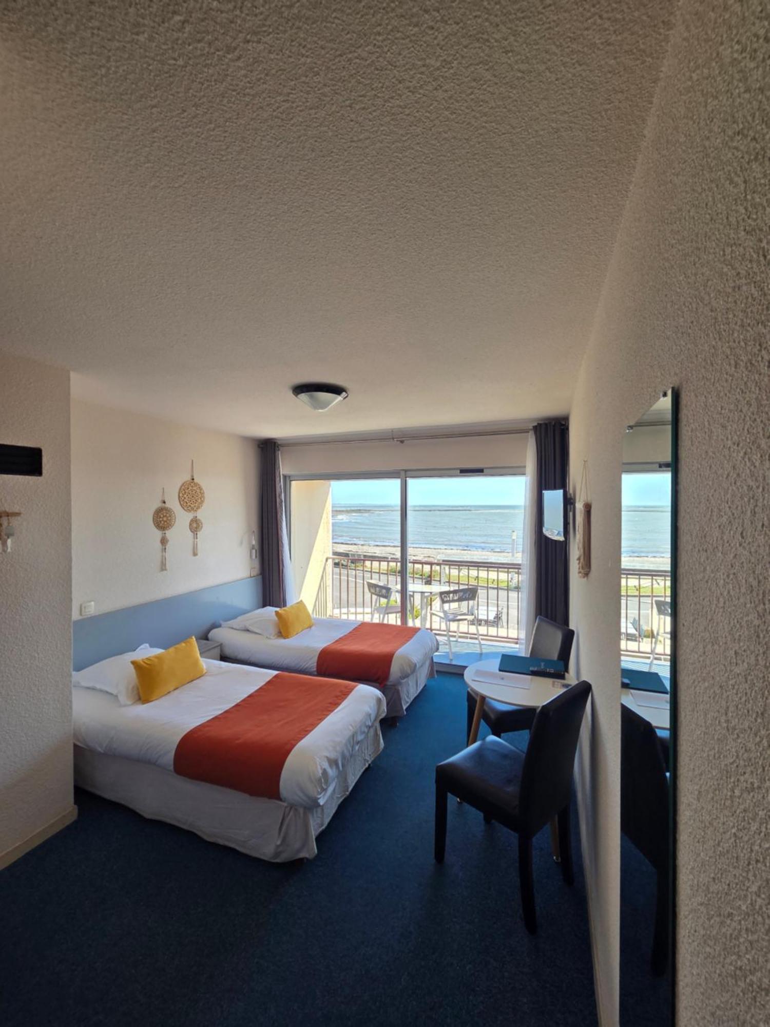 Twin Room Sea View,1758358410:JPEG