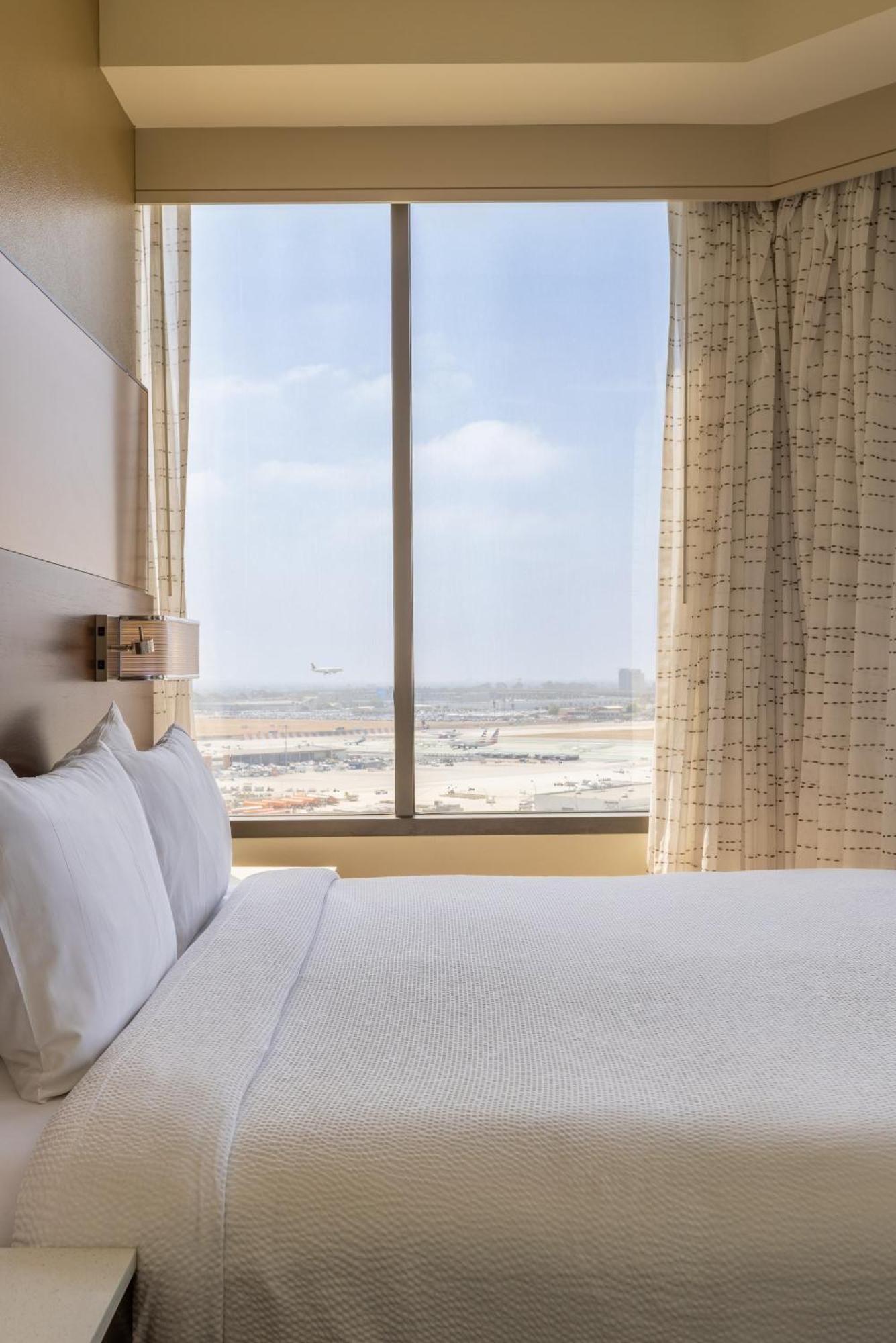 One-Bedroom King Suite