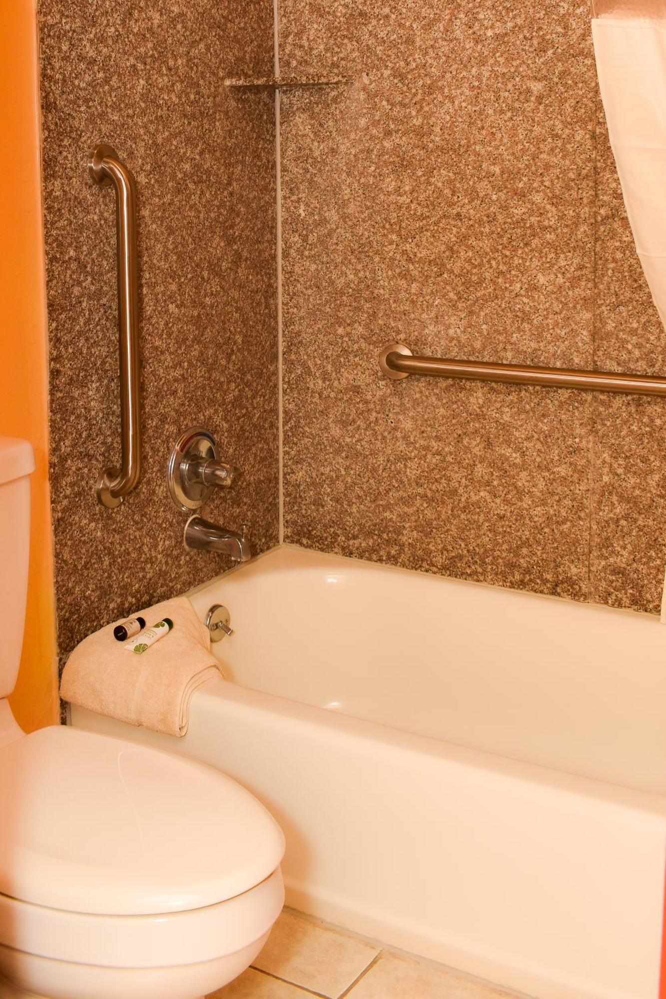 Double Room with Two Full Beds - Non Smoking