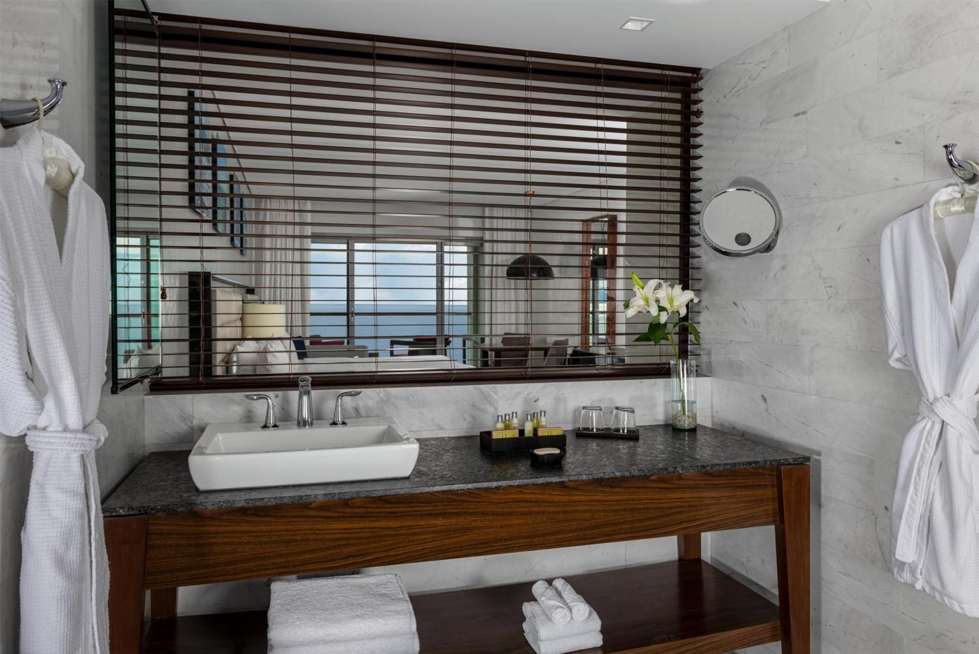 King Room Standard Oceanfront View