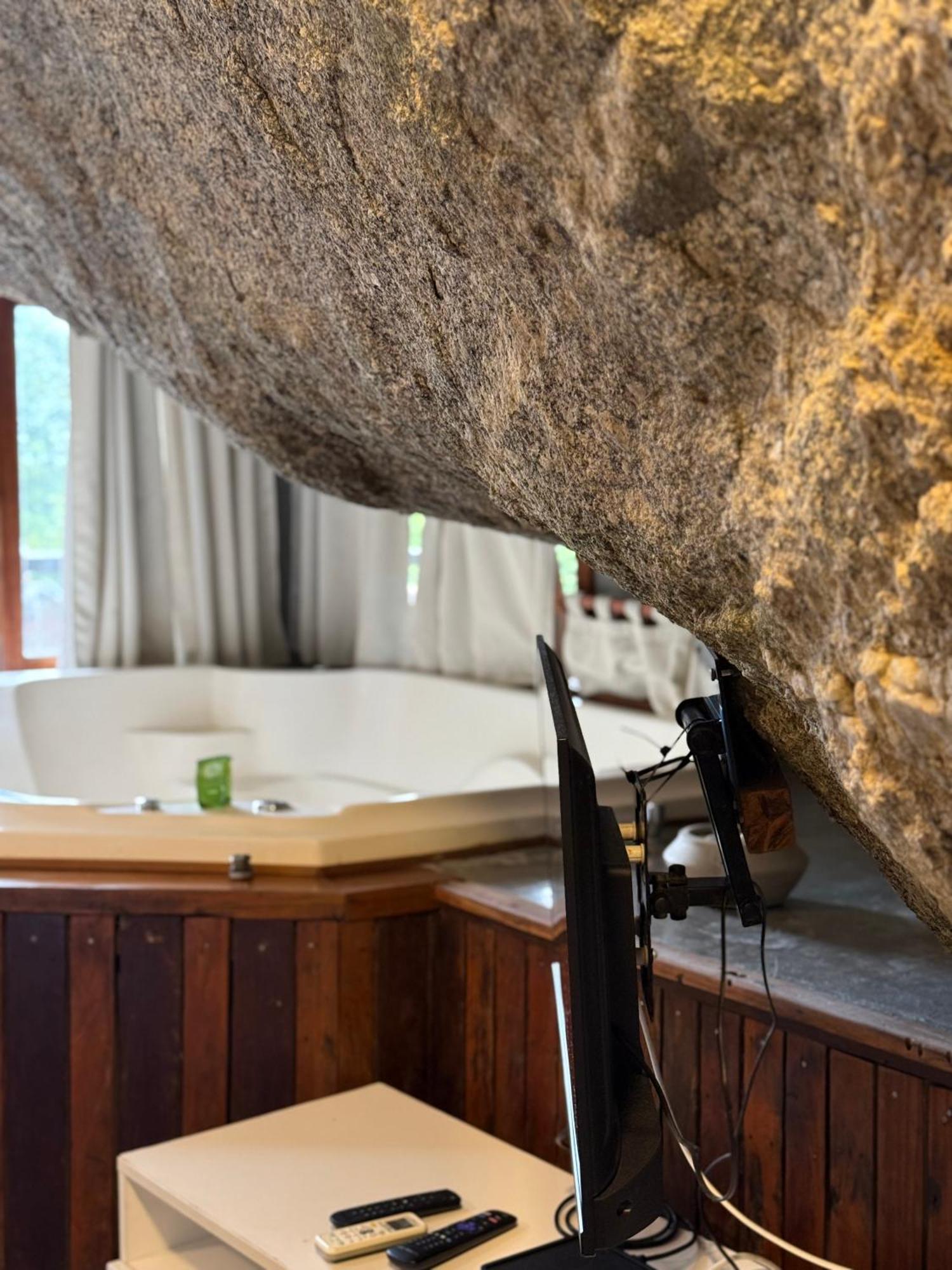 Deluxe Double Room Bath