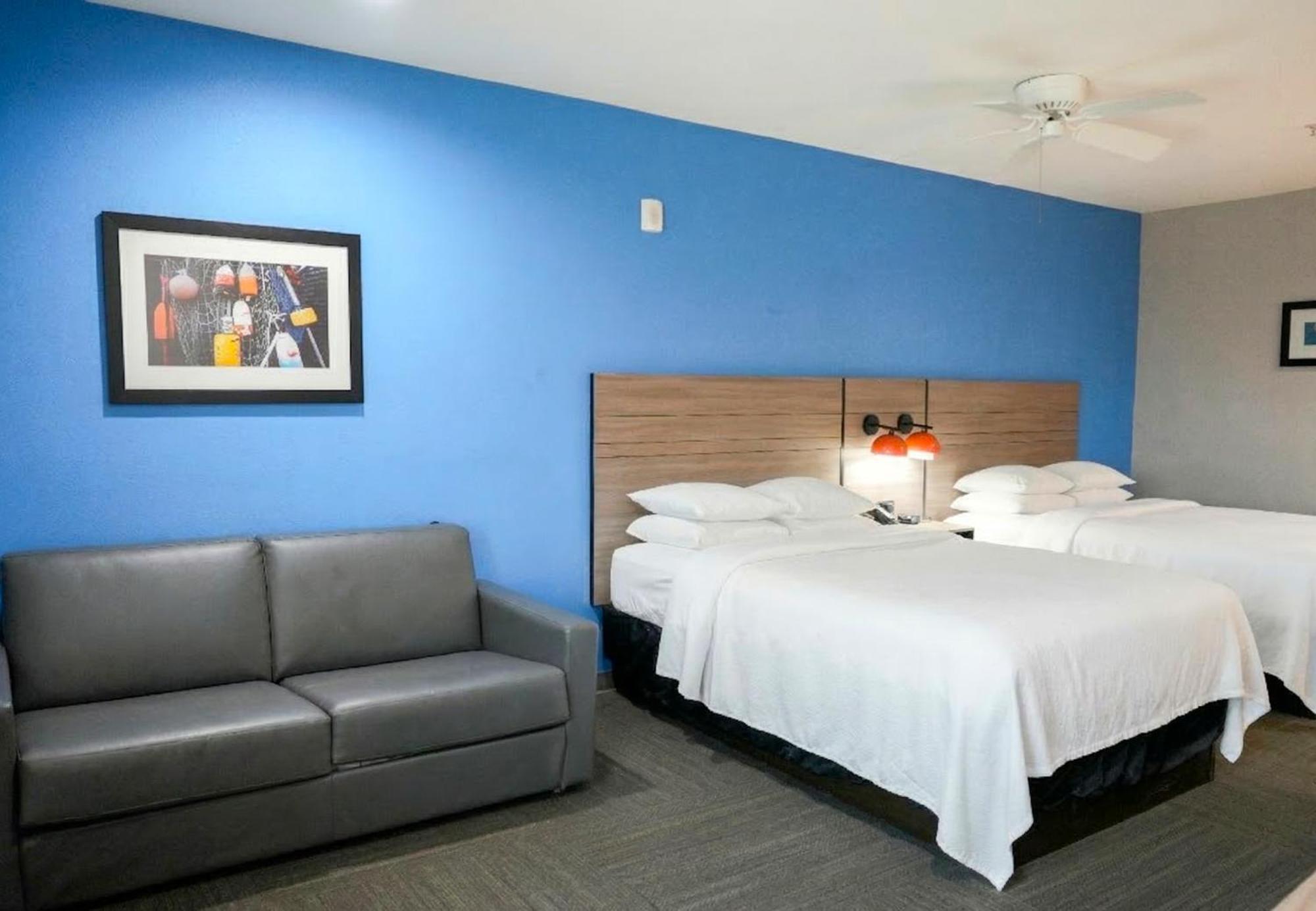 Deluxe Two Queen Room Wheelchair Accessible,1758437397:JPEG