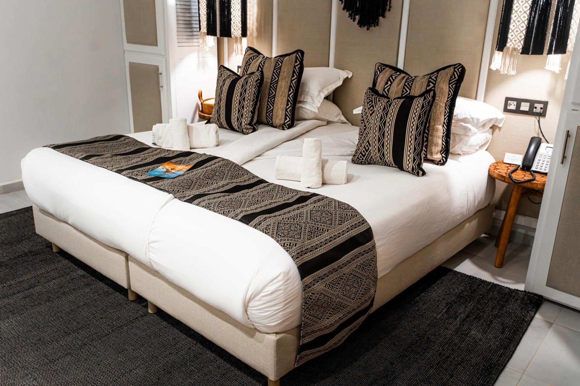 Double Room,1758444332:JPEG