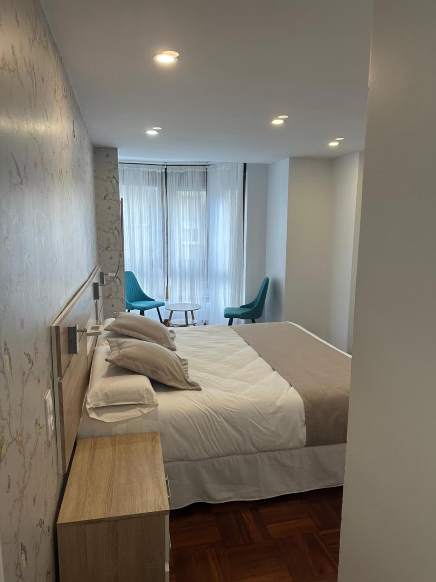 Large Double or Twin Room,1758463053:JPEG