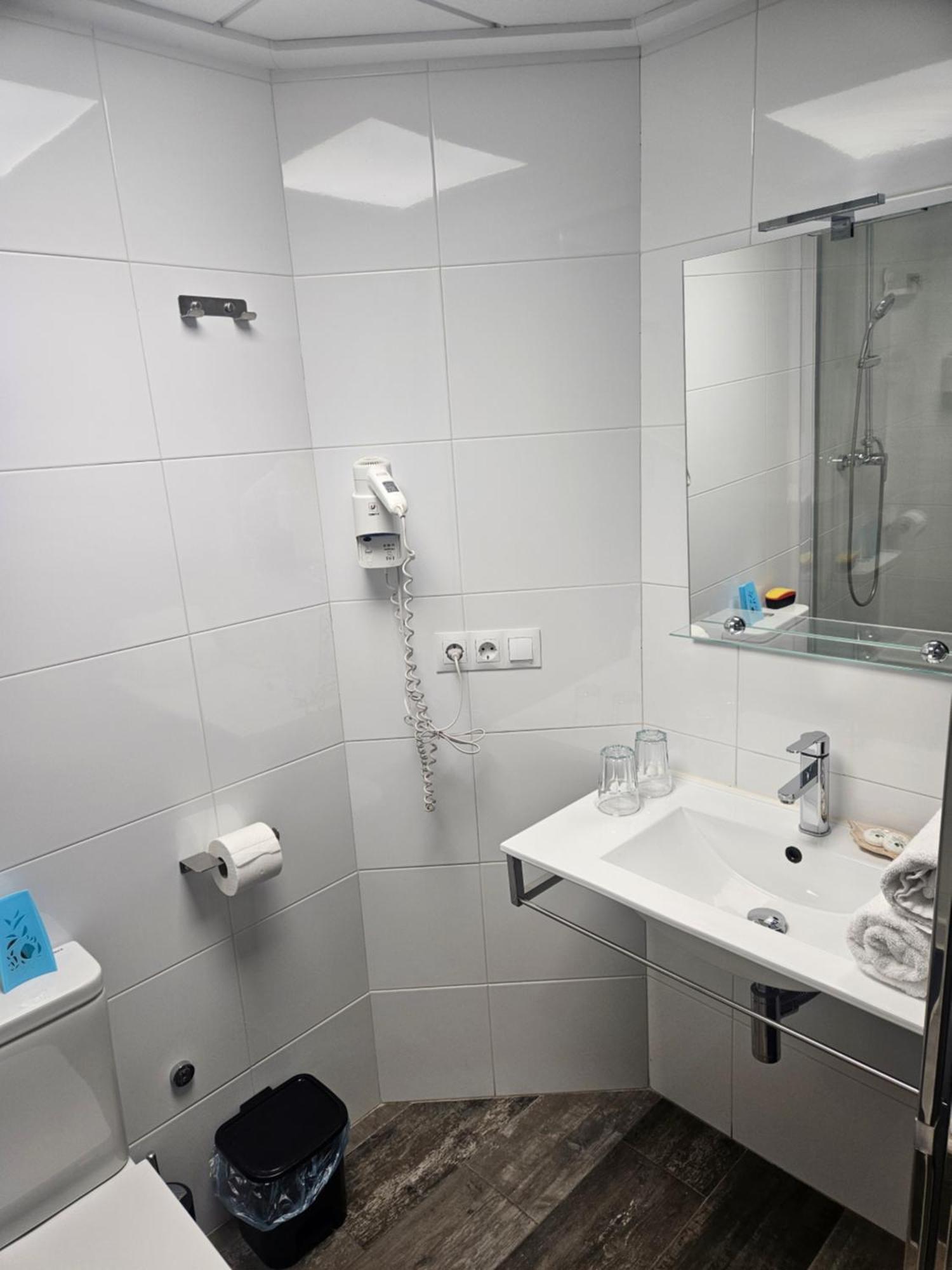 Deluxe Double Room can add extra bed