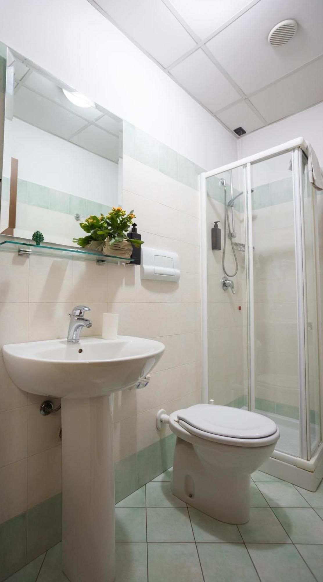Classic Triple Room,1758490430:JPEG