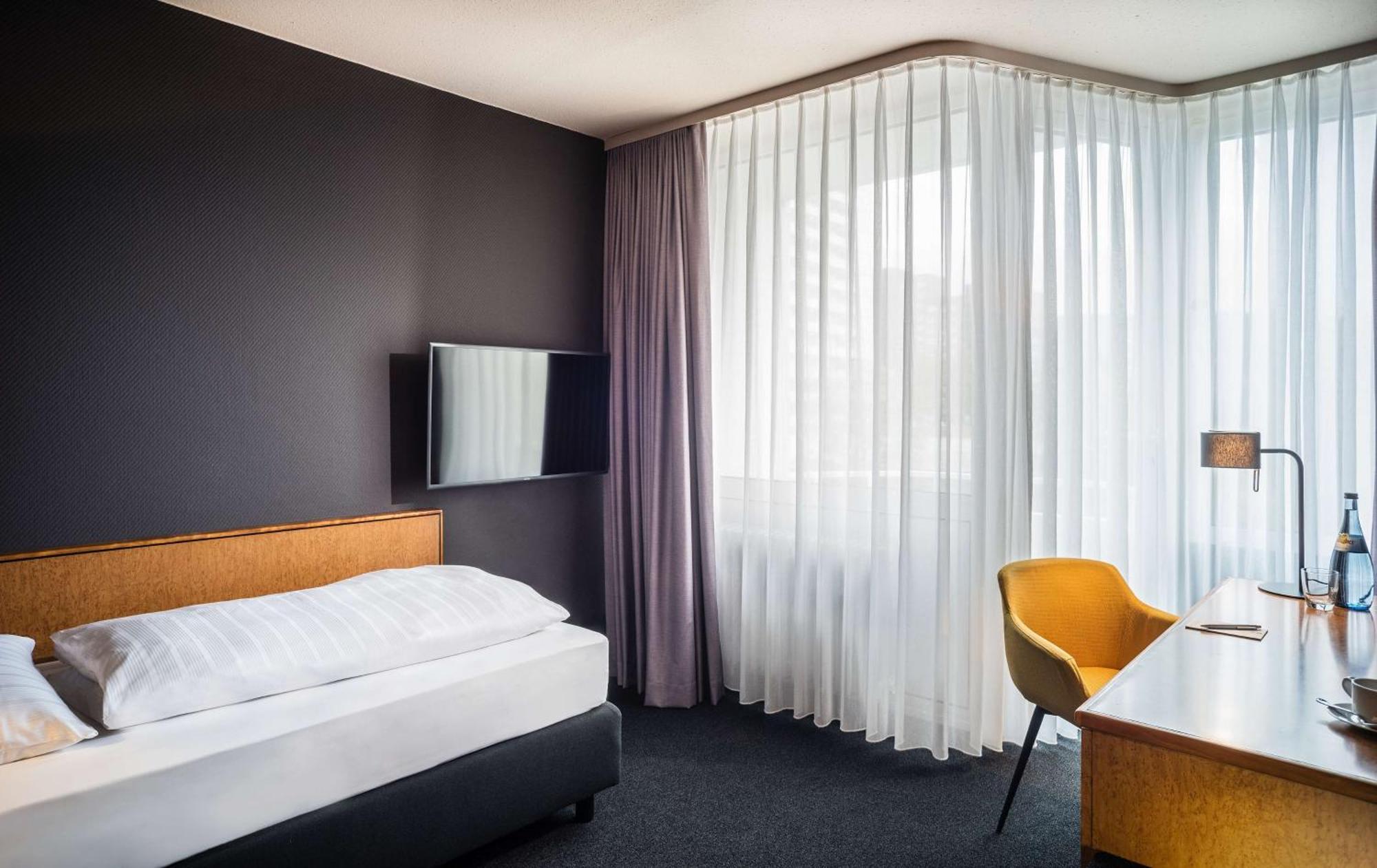 Executive Single Room Balcony,1758517352:JPEG