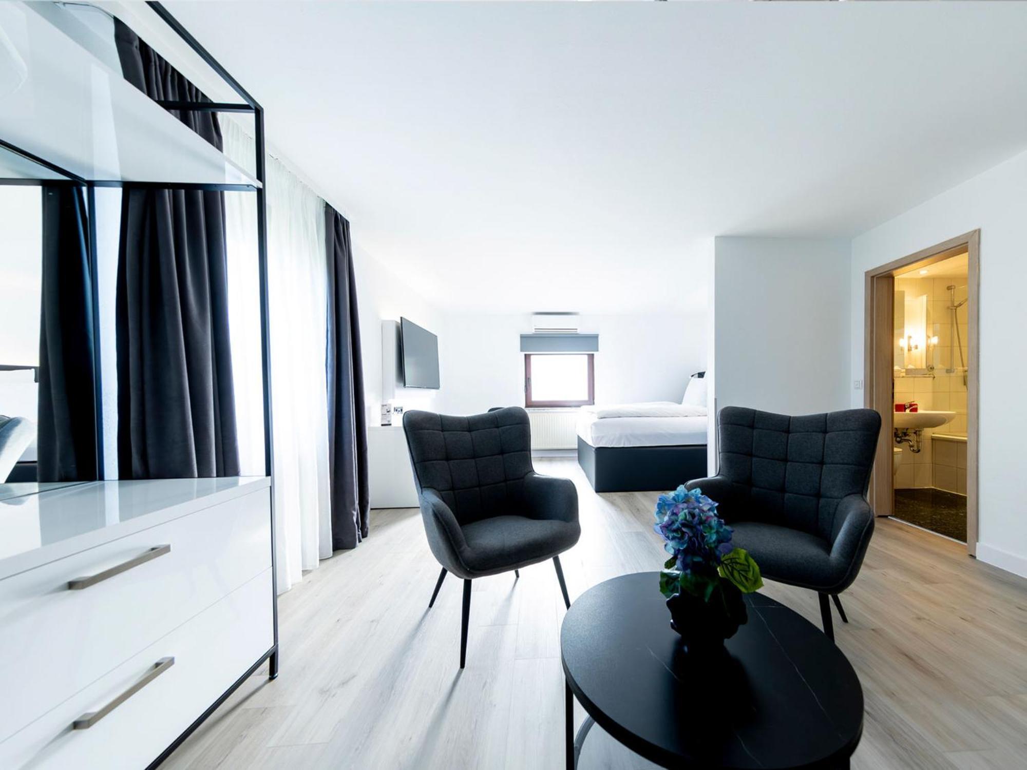 Junior Suite,1765144945:JPEG
