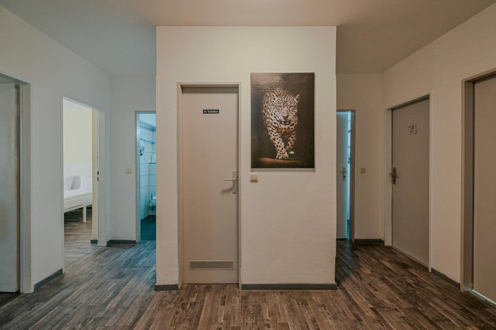 Twin Room,1758519923:JPEG