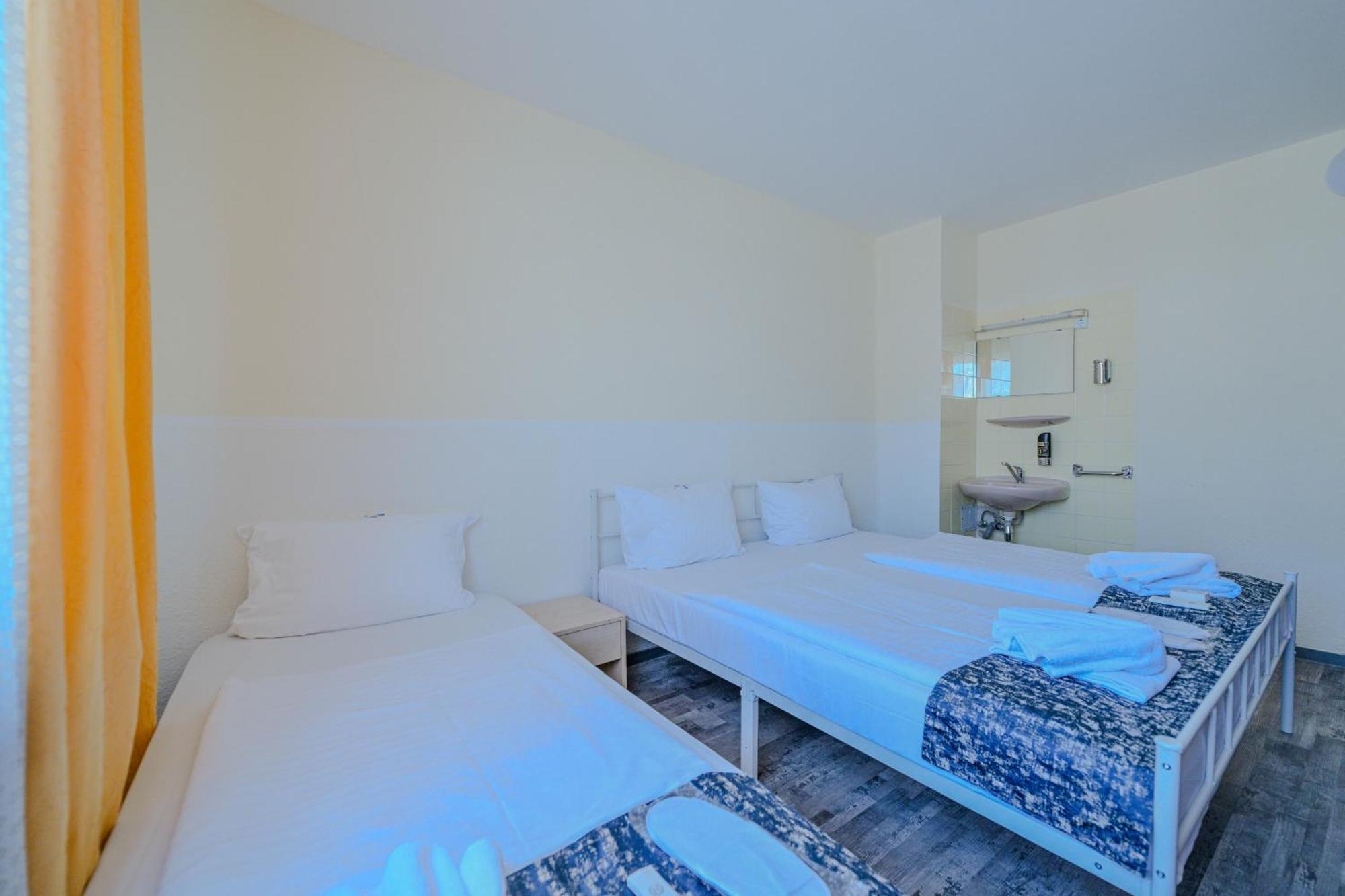 Economy Triple Room