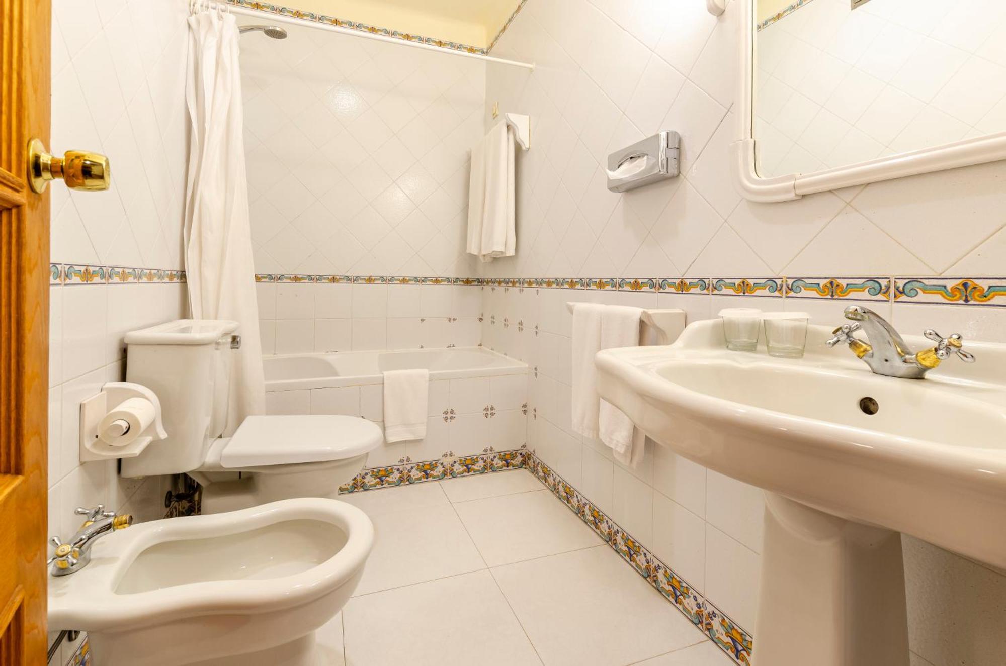 Standard Double Room,1758520317:JPEG