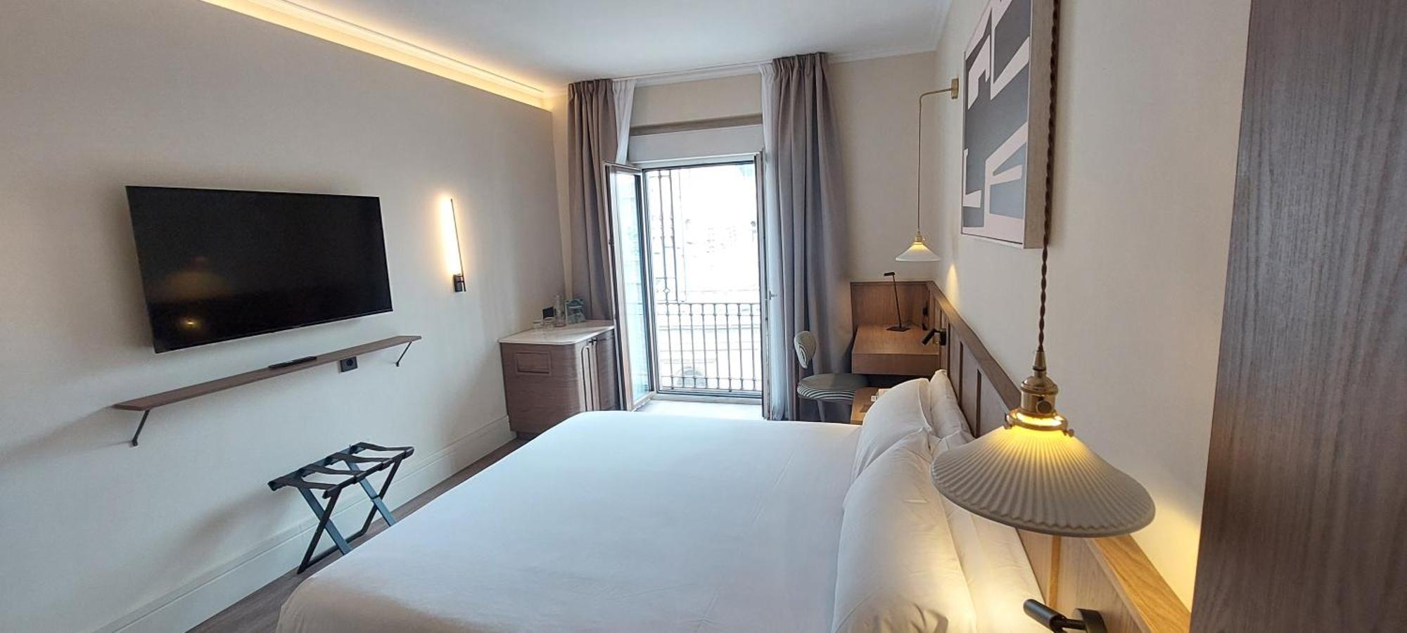 King Room Plus Cathedral View