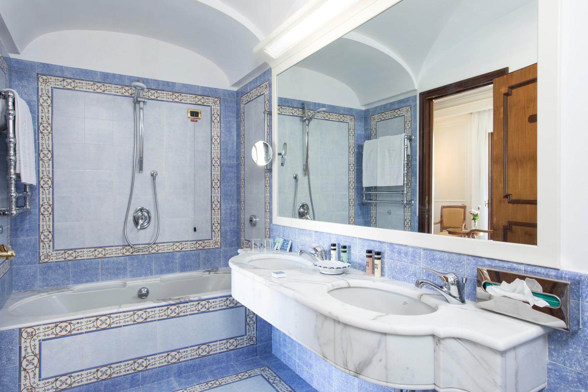 Comfort Double or Twin Room with Partial Sea View,1758524984:JPEG