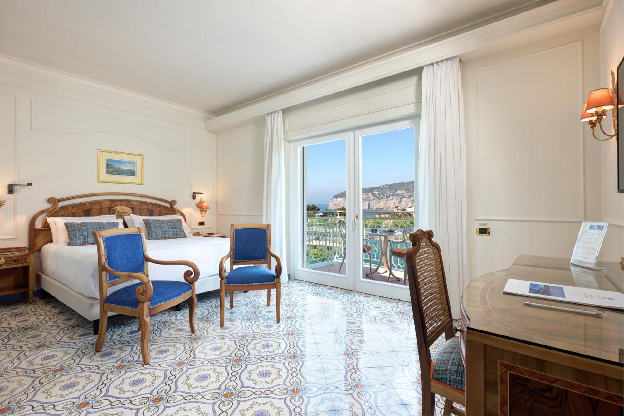 Deluxe Double or Twin Room Side Sea View