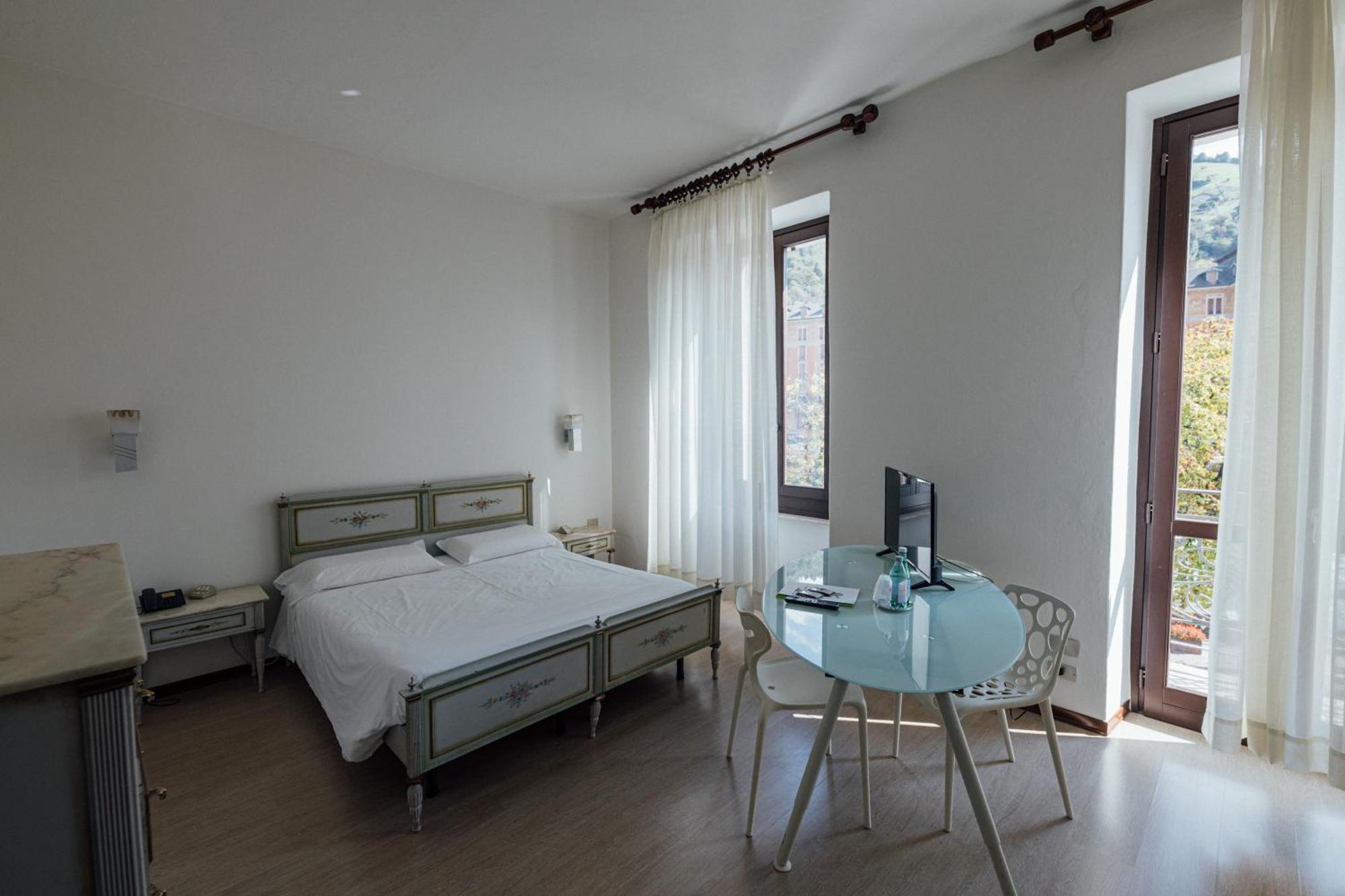 Economy Double or Twin Room,1758525094:JPEG