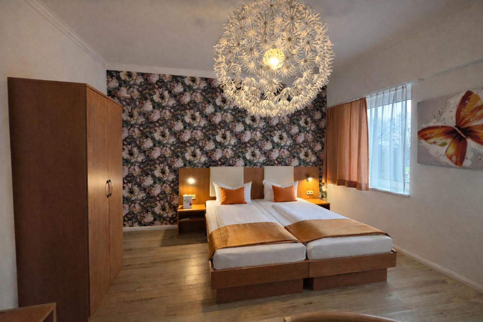 Double Room Bathroom,1758528553:JPEG