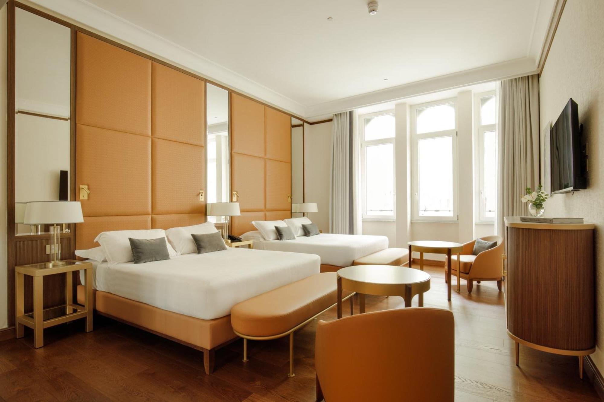 Deluxe Queen Room