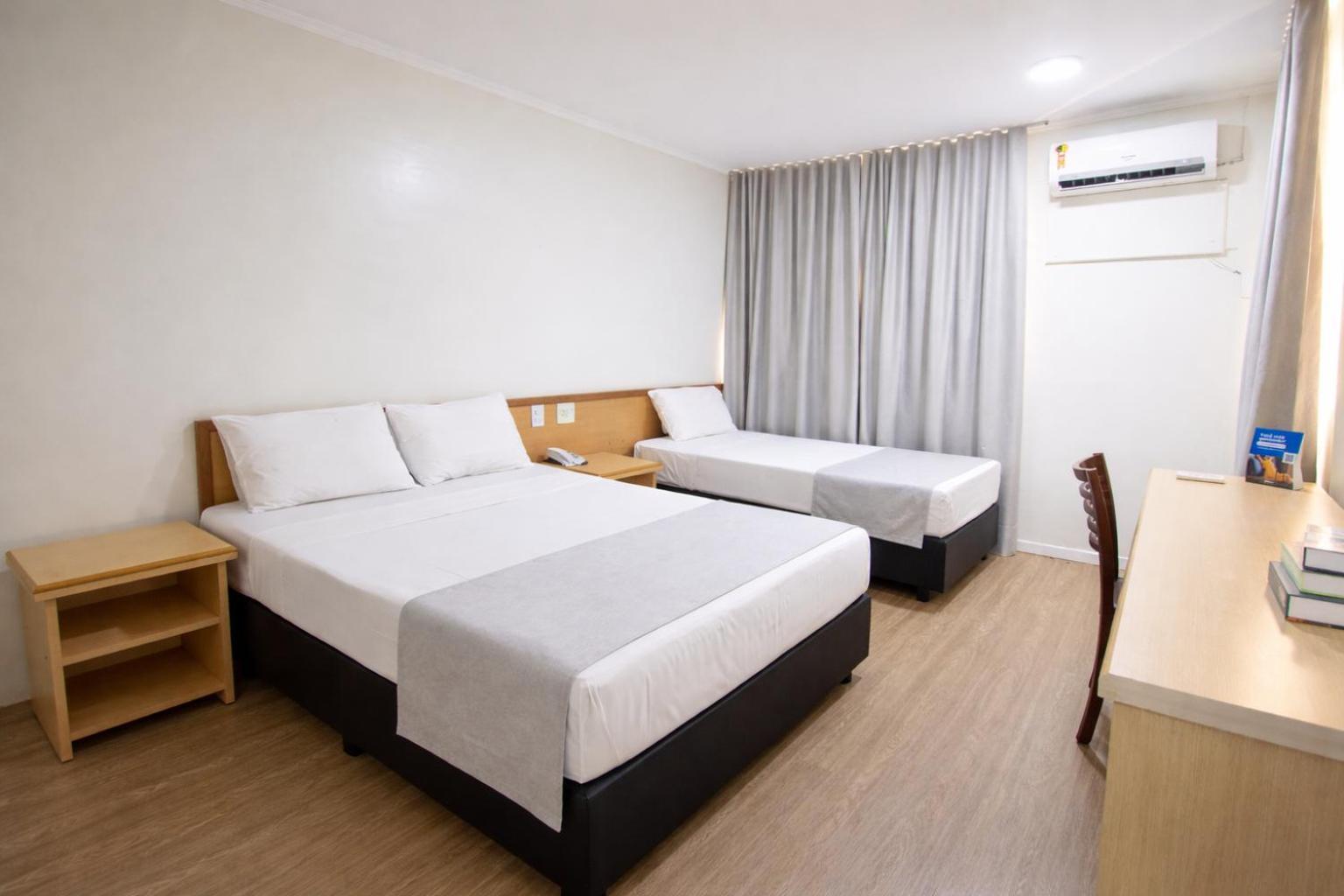 Executive Room,1758532098:JPEG