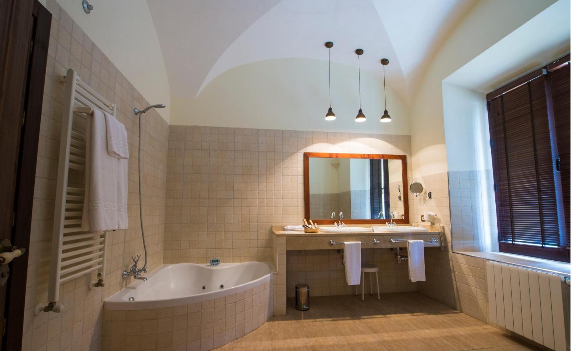 Suite Spa Bath