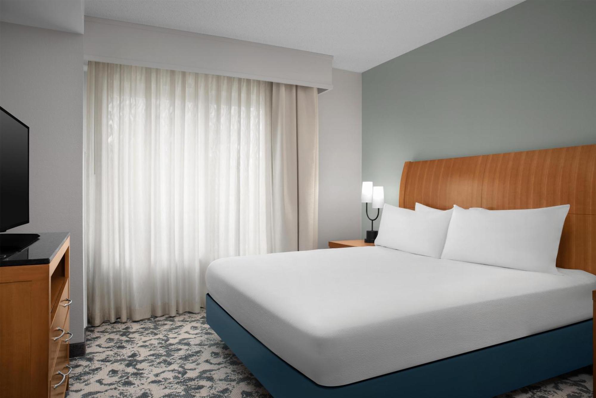 One-Bedroom King Suite