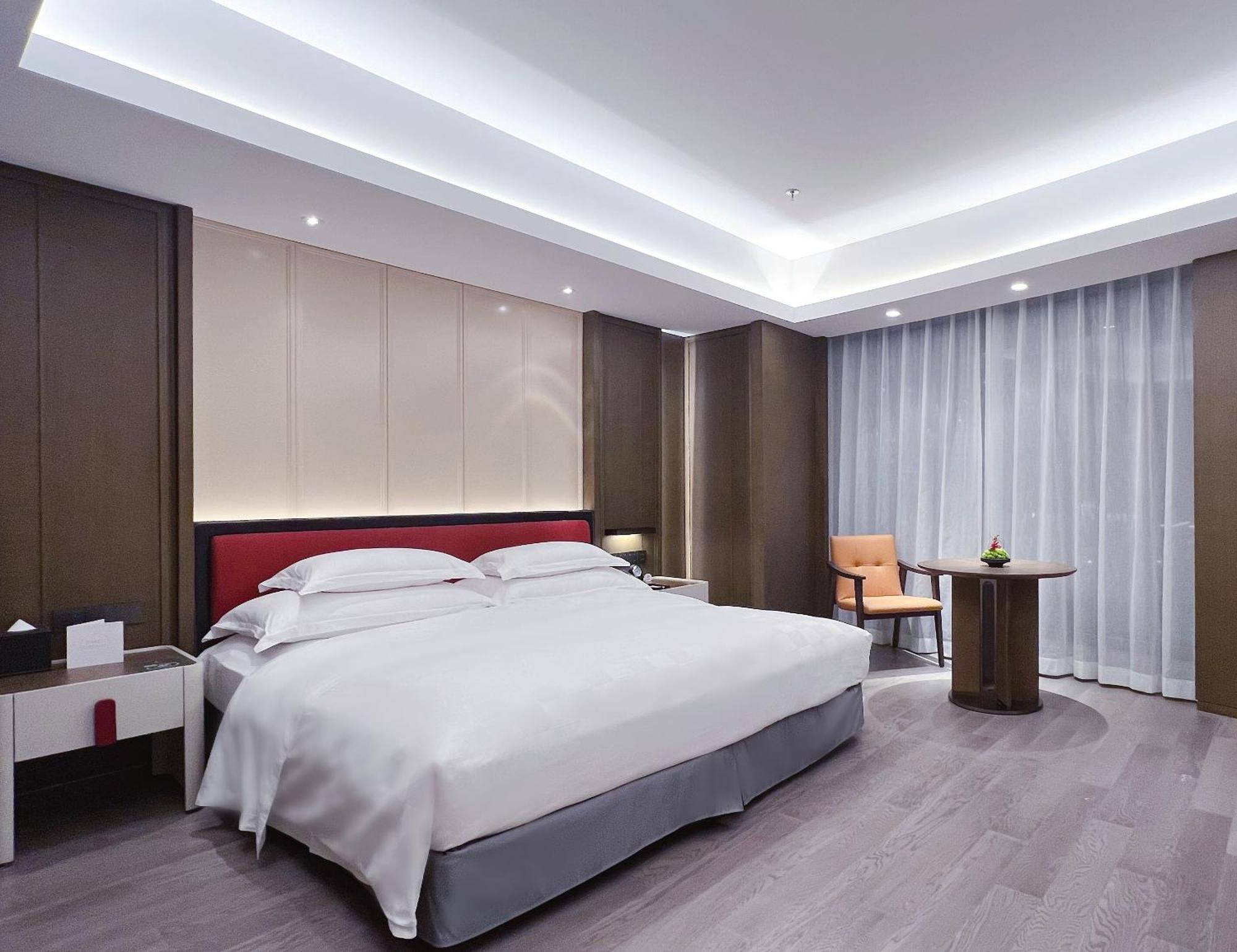 Grand King Room View