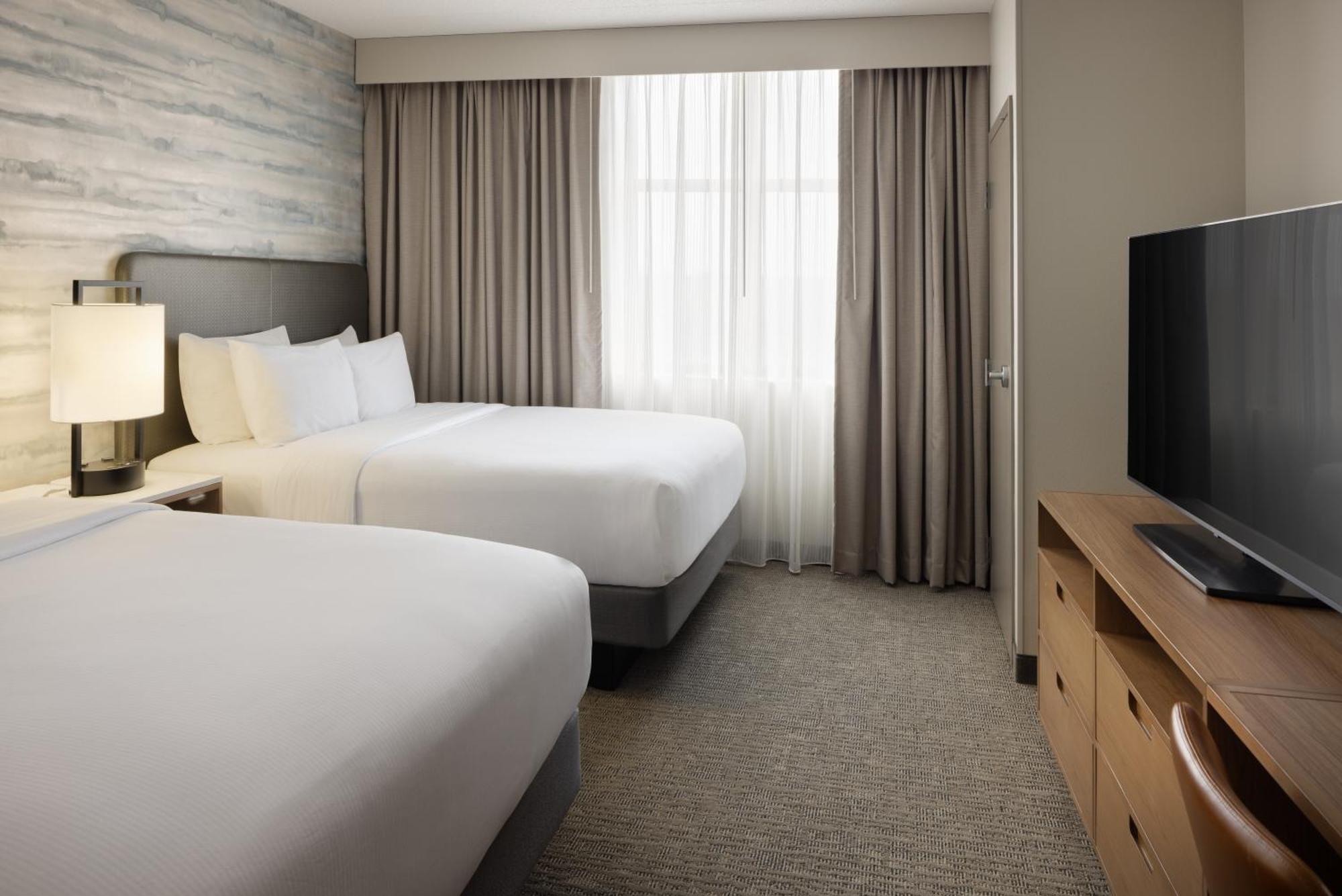 Two-Room Queen Suite Two Queen Beds