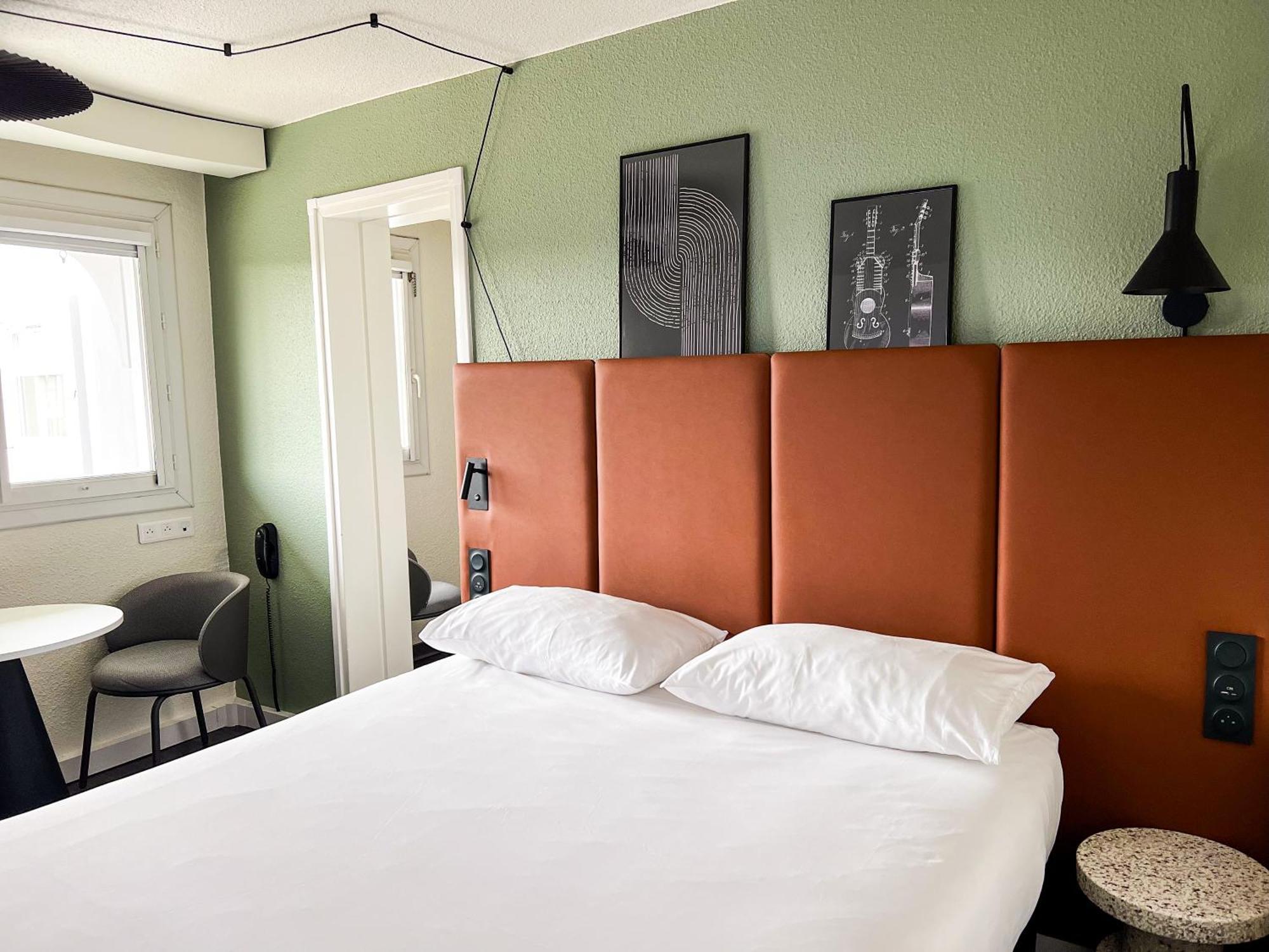 Standard Room Double Bed Twin Beds