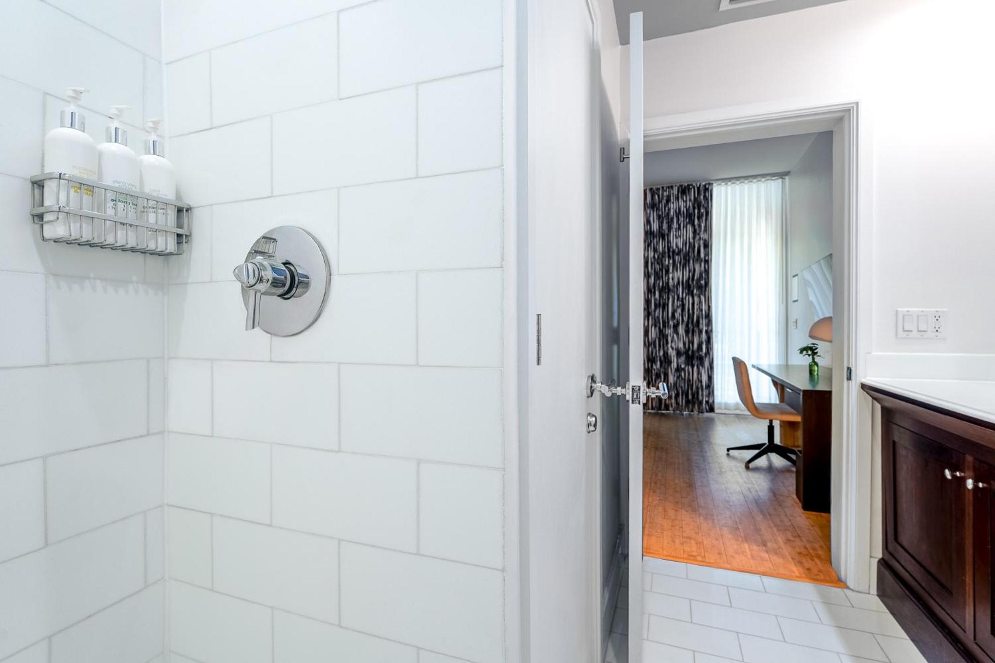 Triplex Villa with Private Rooftop – King Bed