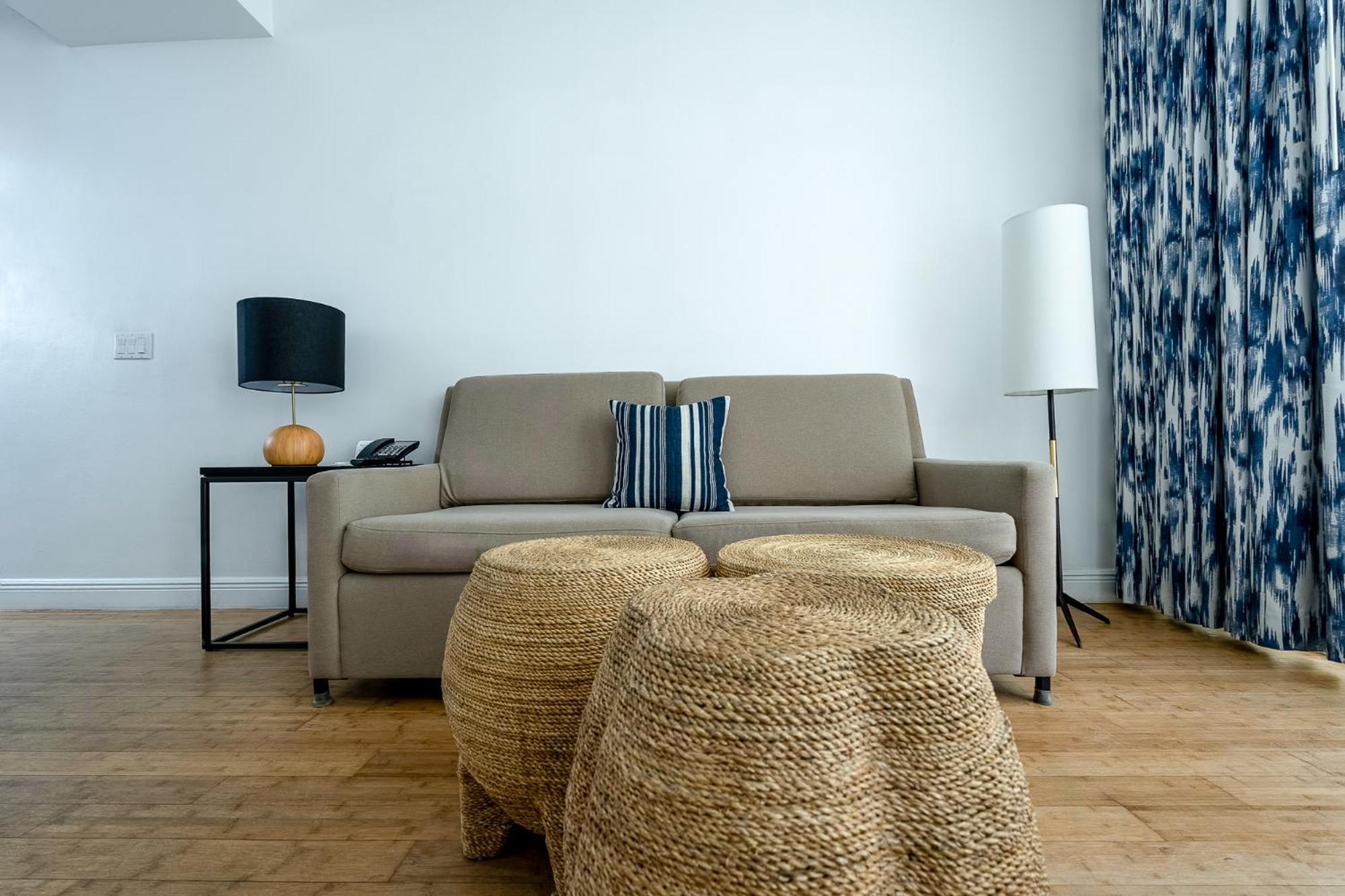 Duplex Suite – Queen Bed