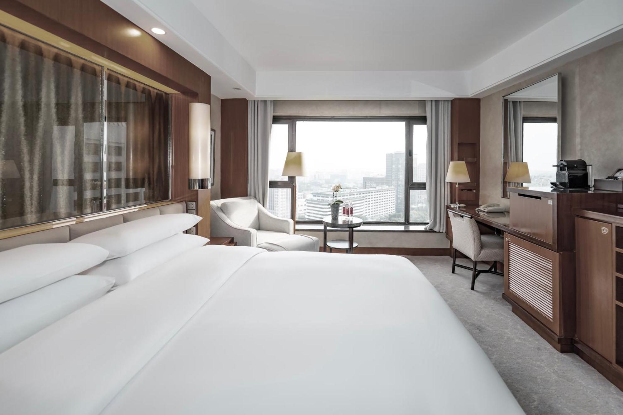 Executive King Bed Room