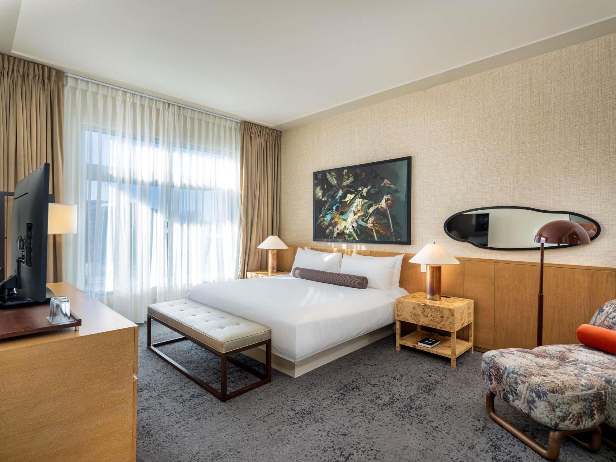 Deluxe Queen Room,1758563335:JPEG