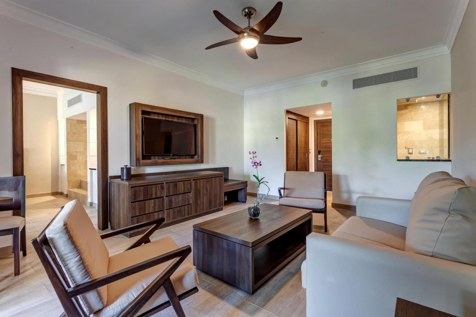 Luxury Presidential Jacuzzi One Bedroom Suite Diamond Club