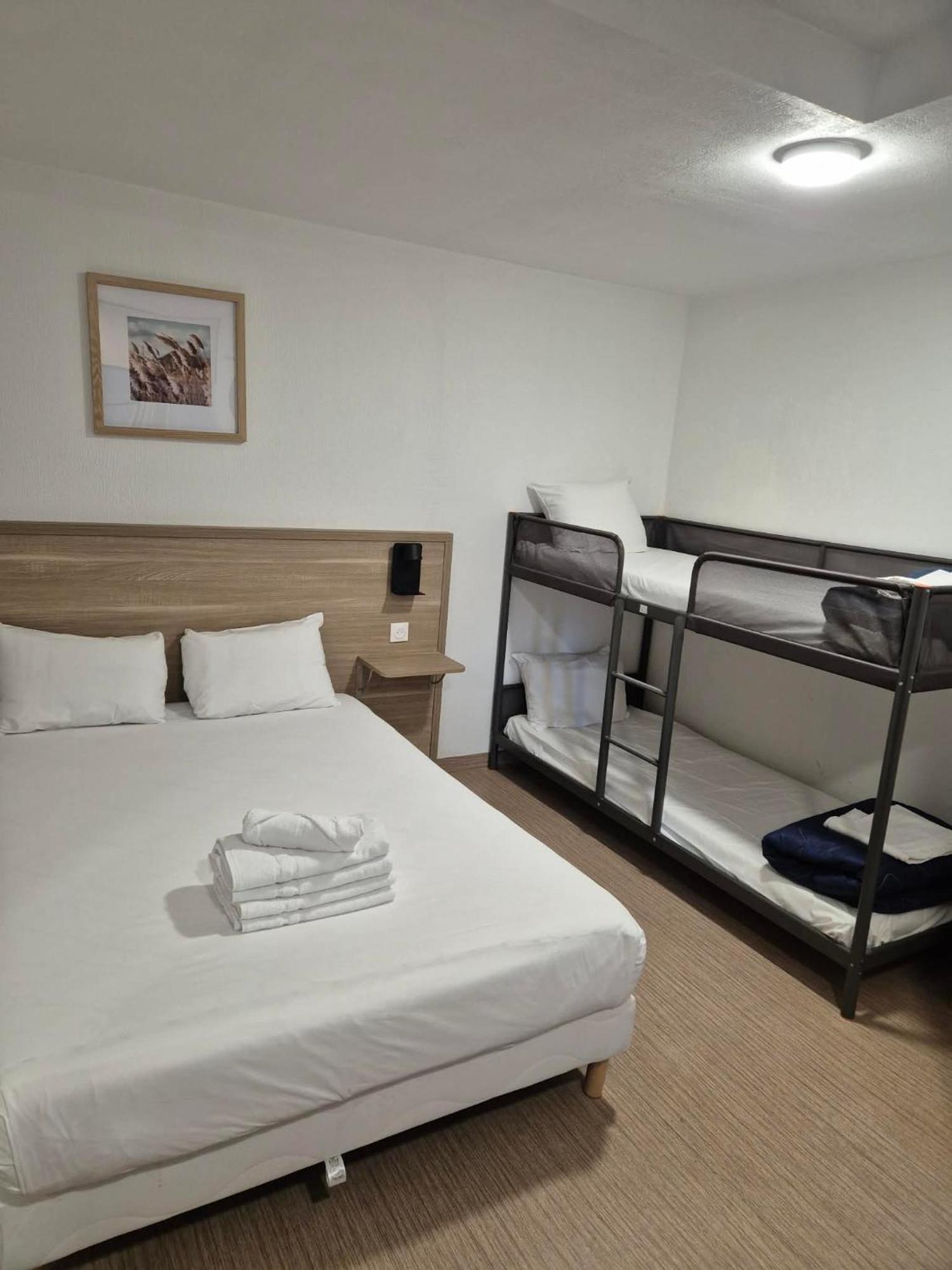 Family Room,1758573170:JPEG