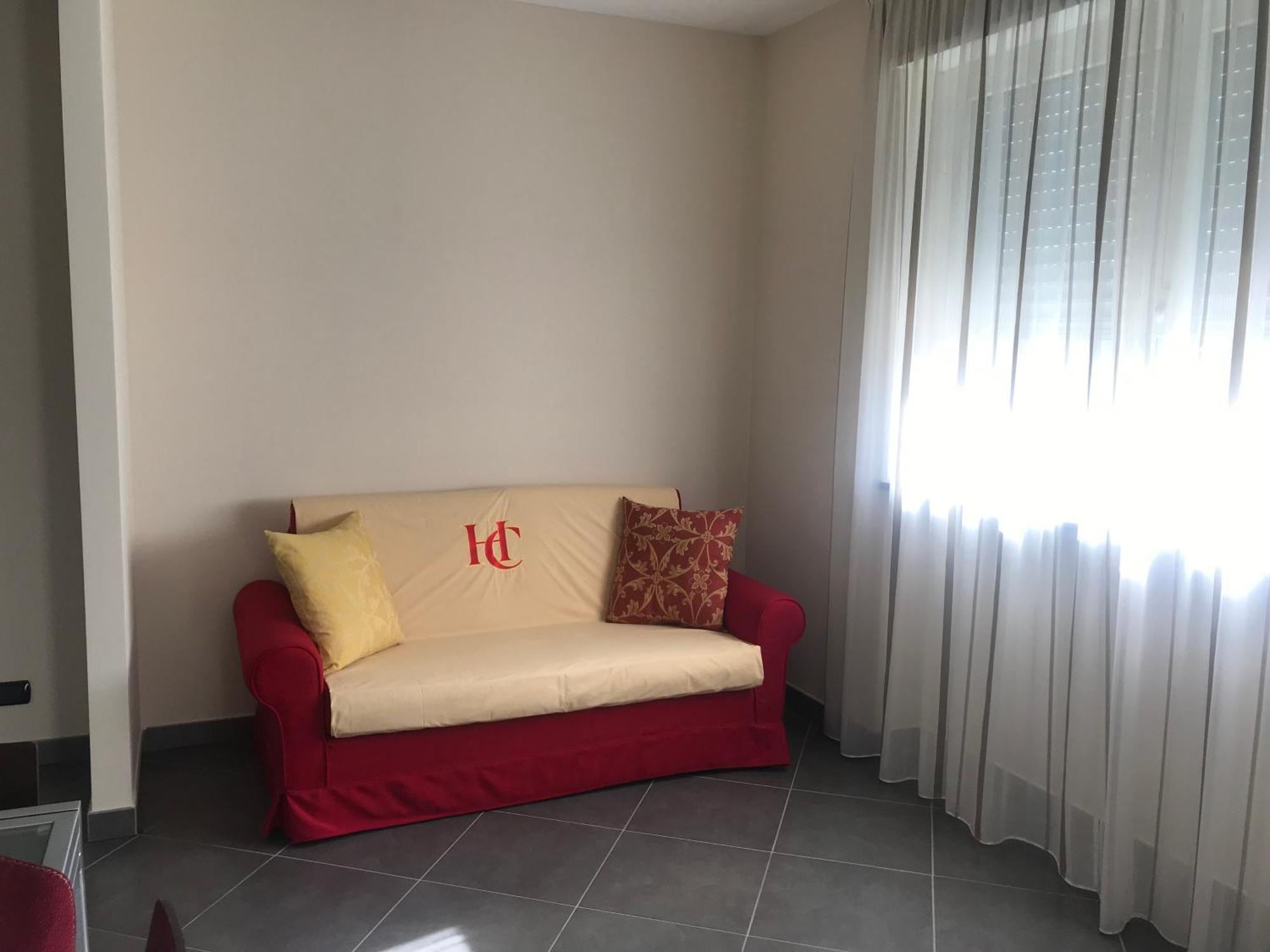 One-Bedroom Deluxe Apartment