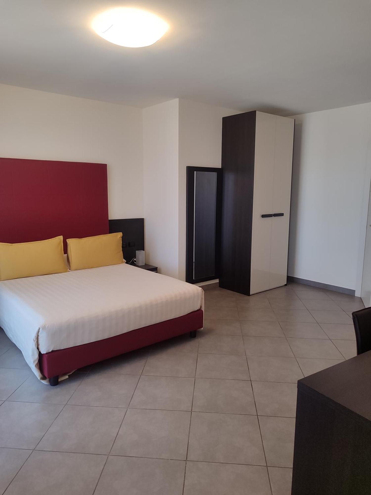 One-Bedroom Deluxe Apartment