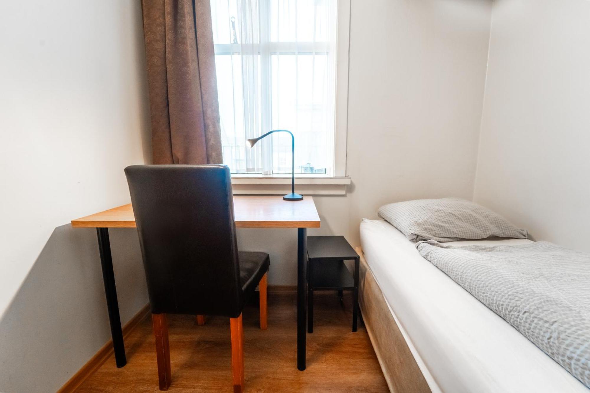 Small Single Room,1758578311:JPEG