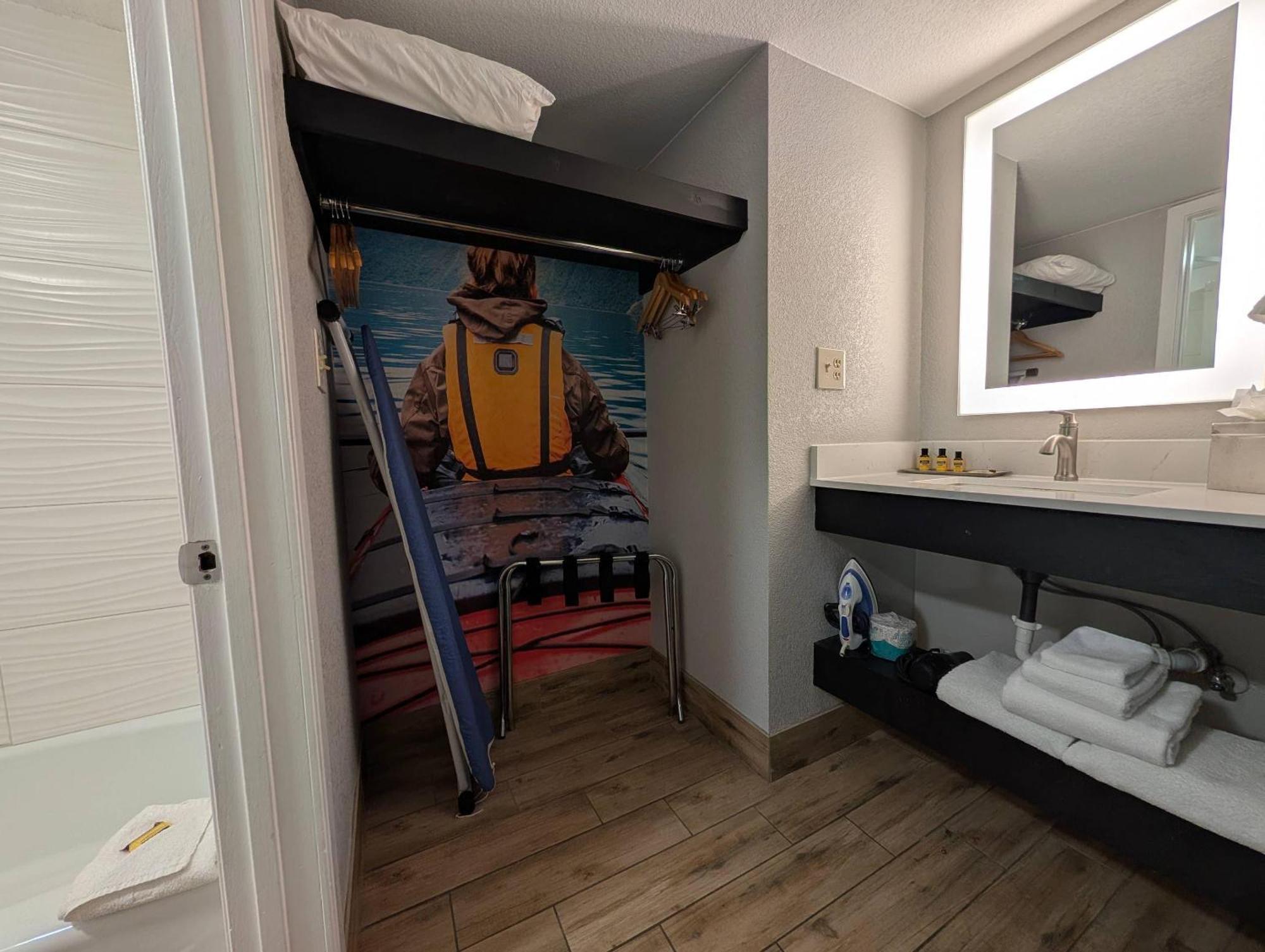 Queen Suite Two Queen Beds Non Smoking