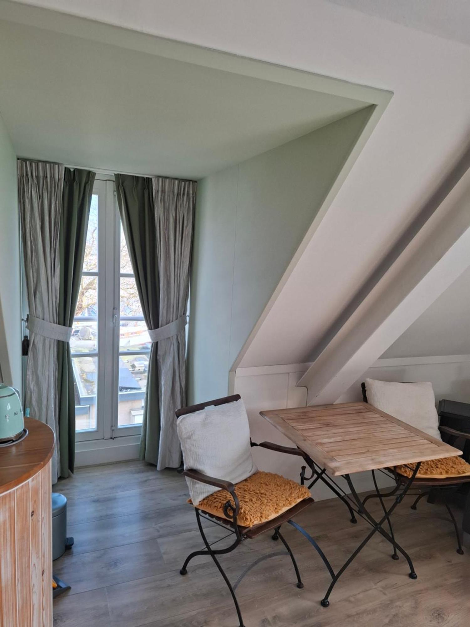 Deluxe King Suite
